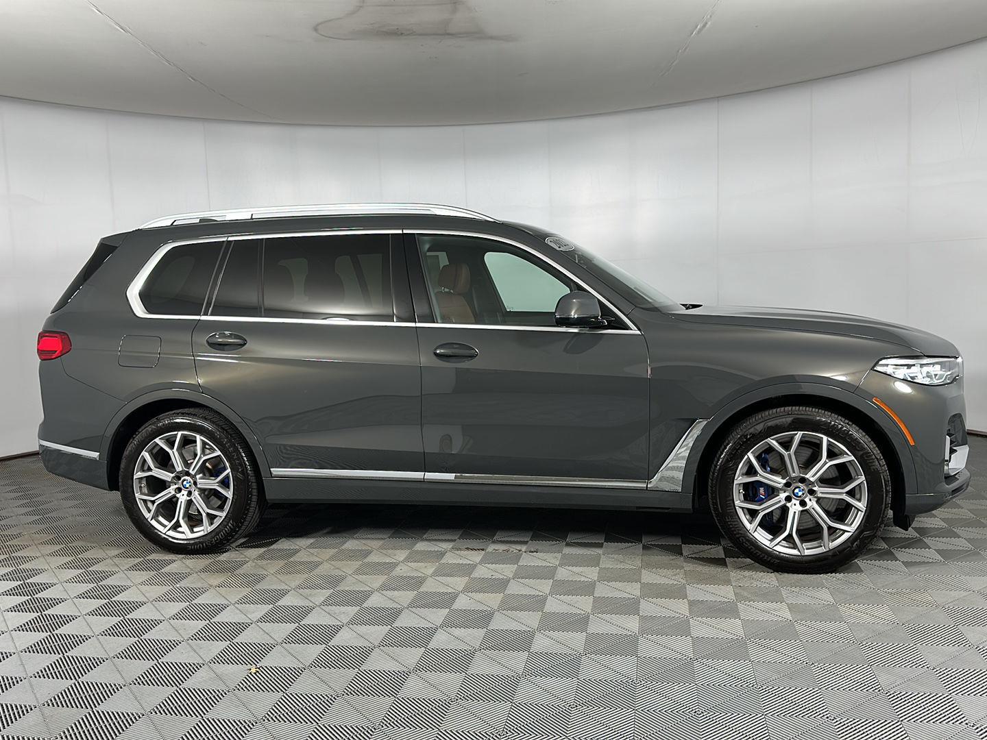 Used 2022 Dravit Grey Metallic BMW xDrive40i image 29