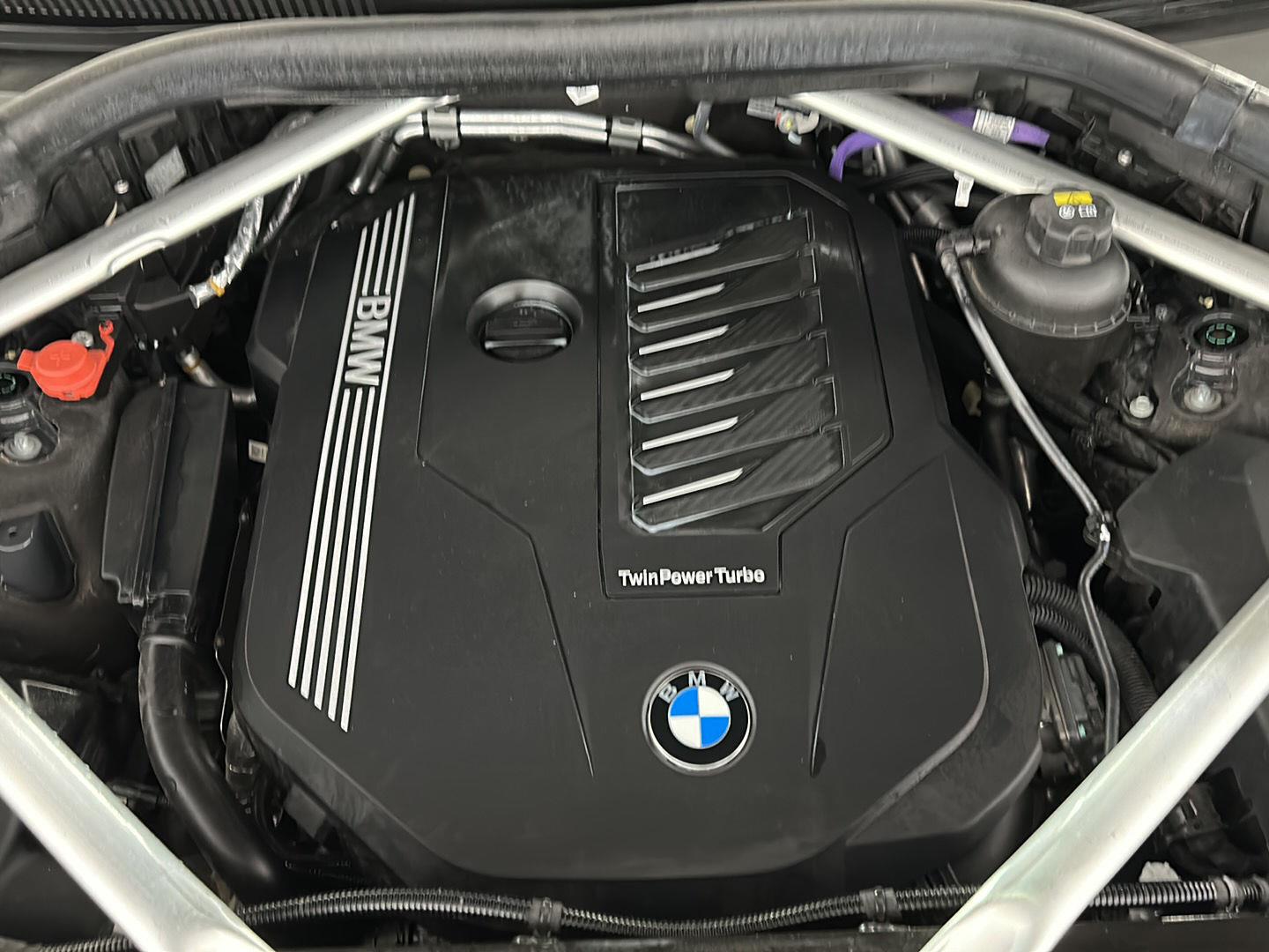 Used 2022 Dravit Grey Metallic BMW xDrive40i image 32