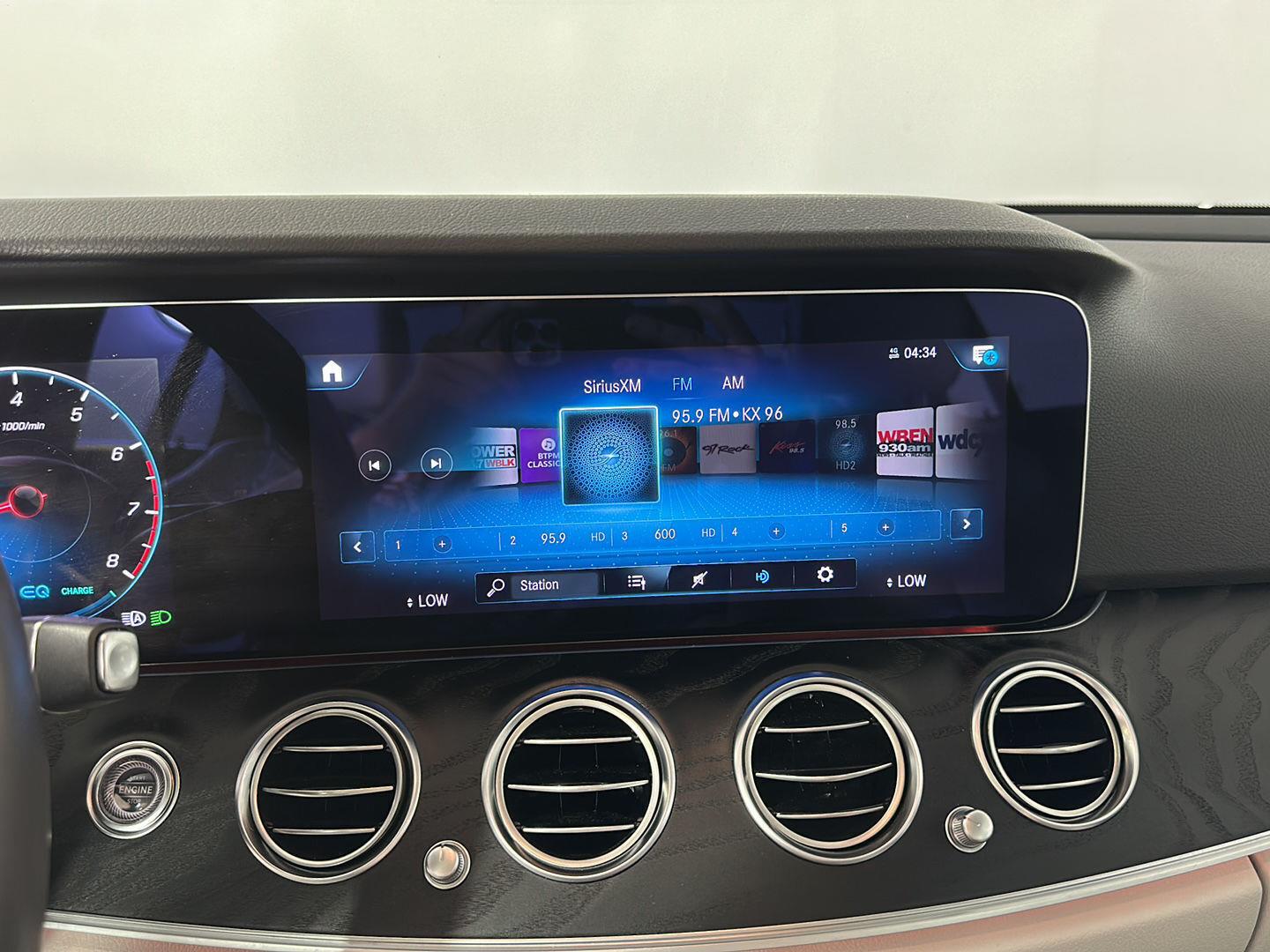 Used 2023 MANUFAKTUR Selenite Gray Magno Mercedes-Benz E 450 image 16