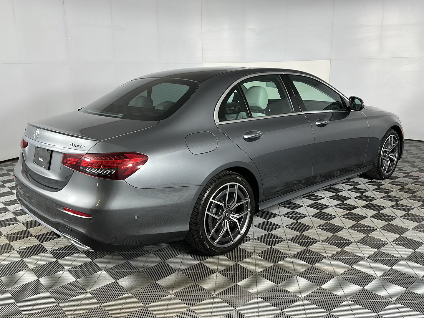 Used 2023 MANUFAKTUR Selenite Gray Magno Mercedes-Benz E 450 image 28