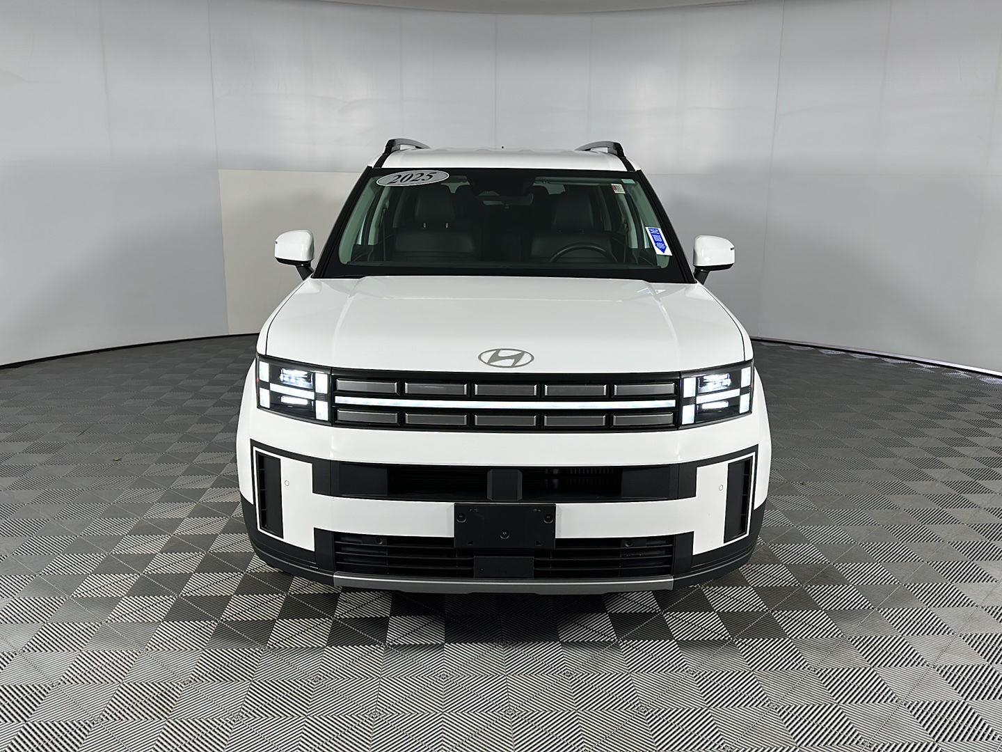 Used 2025 Serenity White Hyundai SEL image 5