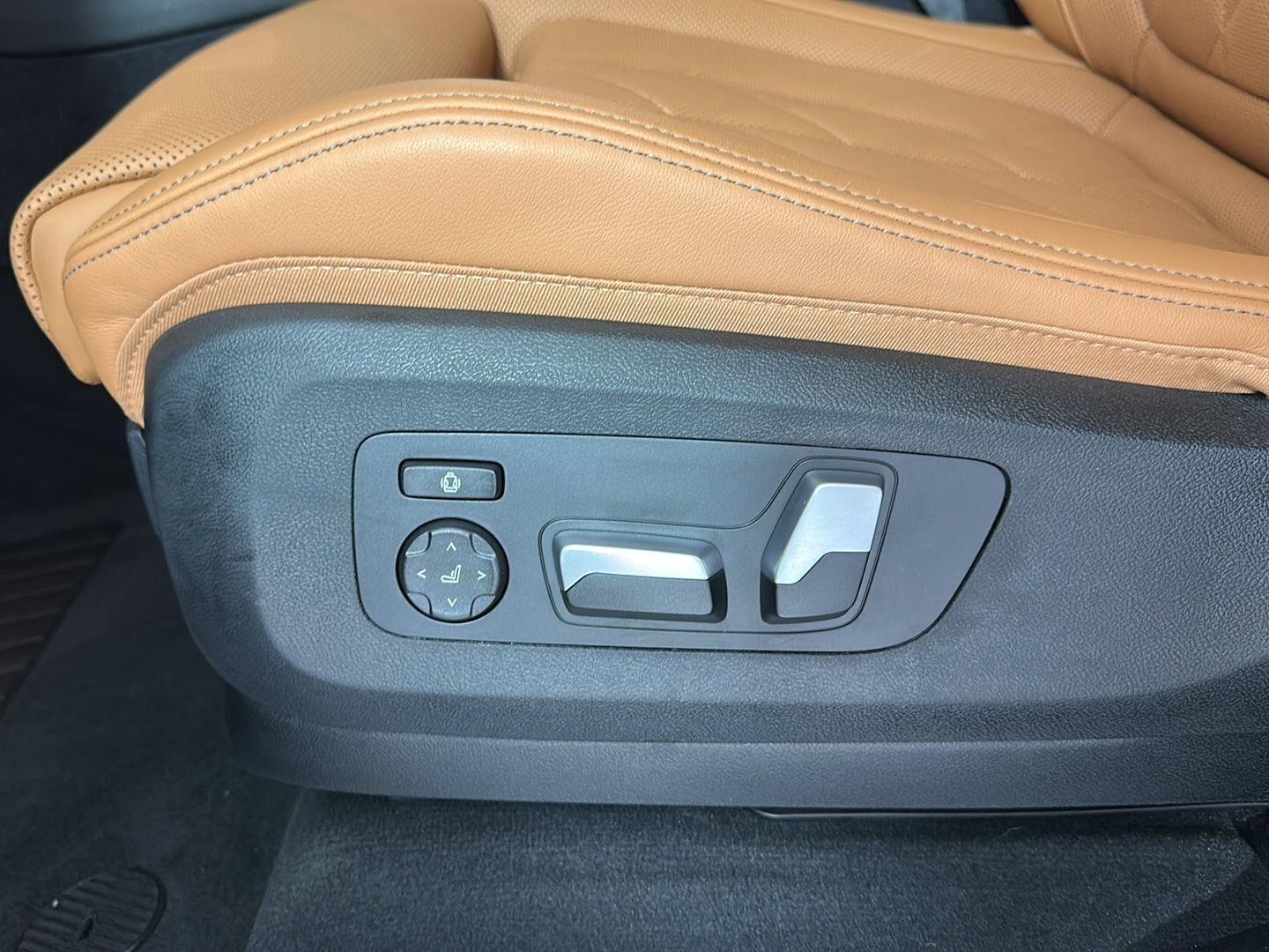 New 2026 Manhattan Green Metallic BMW xDrive50e image 13