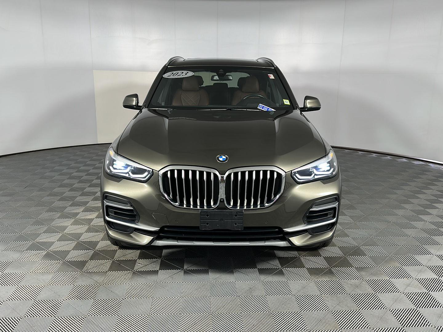 Certified Used 2023 Manhattan Green Metallic BMW xDrive40i image 7