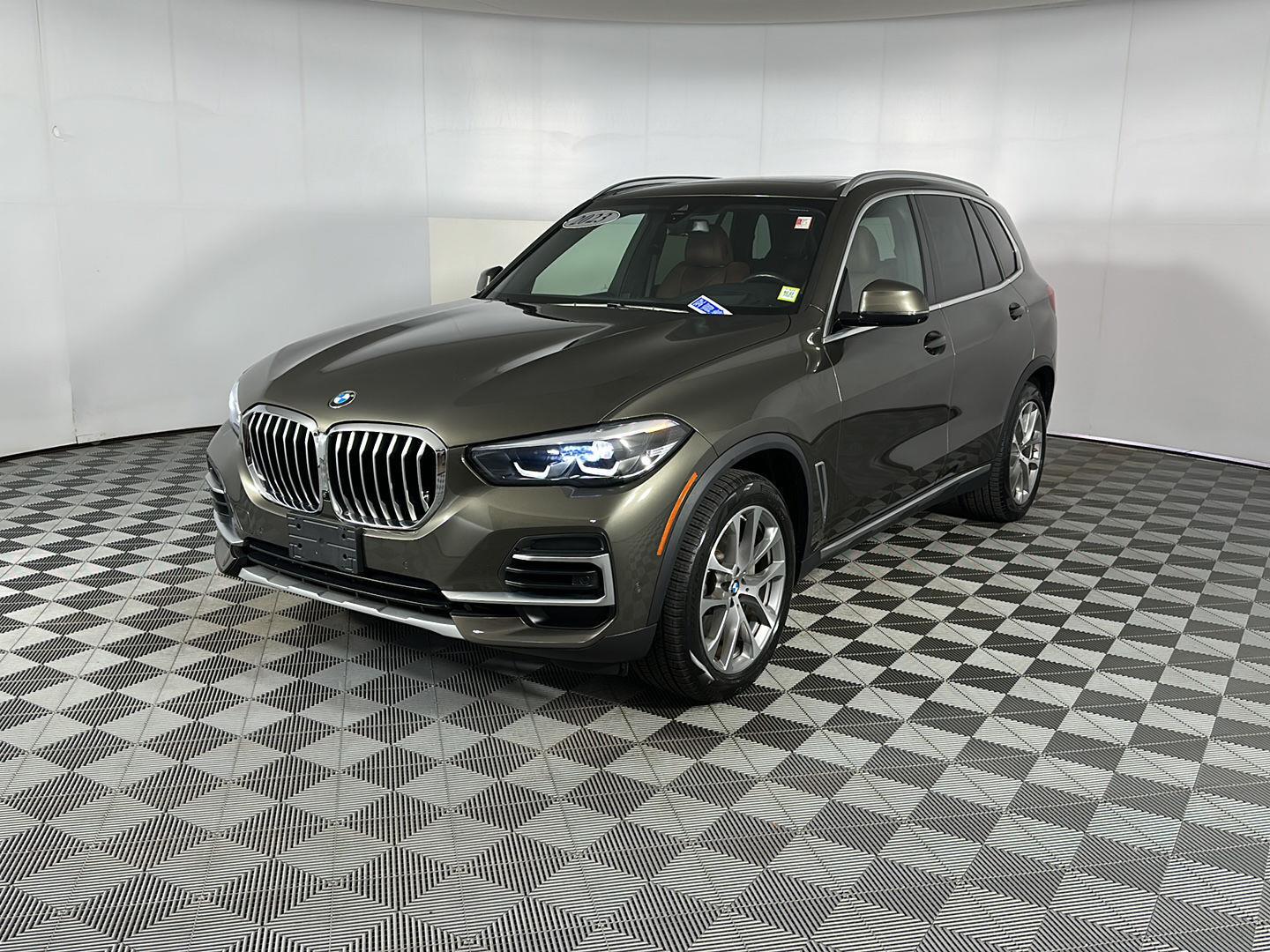Certified Used 2023 Manhattan Green Metallic BMW xDrive40i image 8