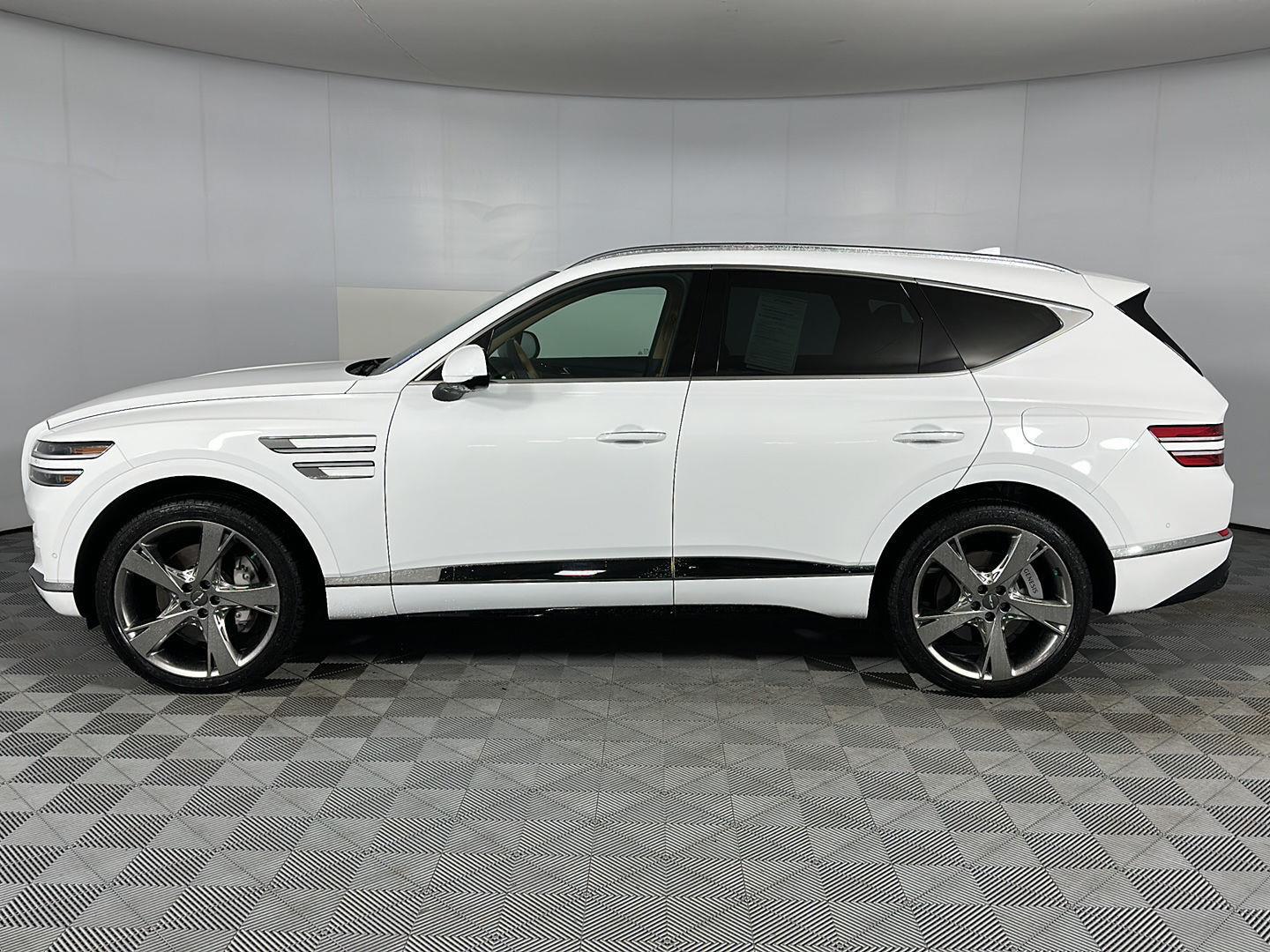 Used 2023 Alta White Genesis 3.5T image 7