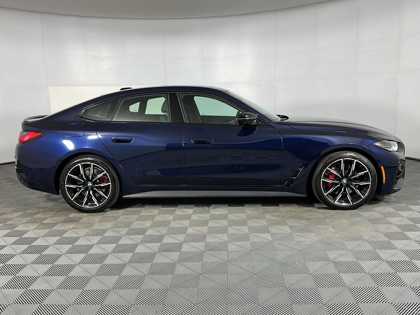 Used 2024 Tanzanite Blue II Metallic BMW M440i xDrive image 28