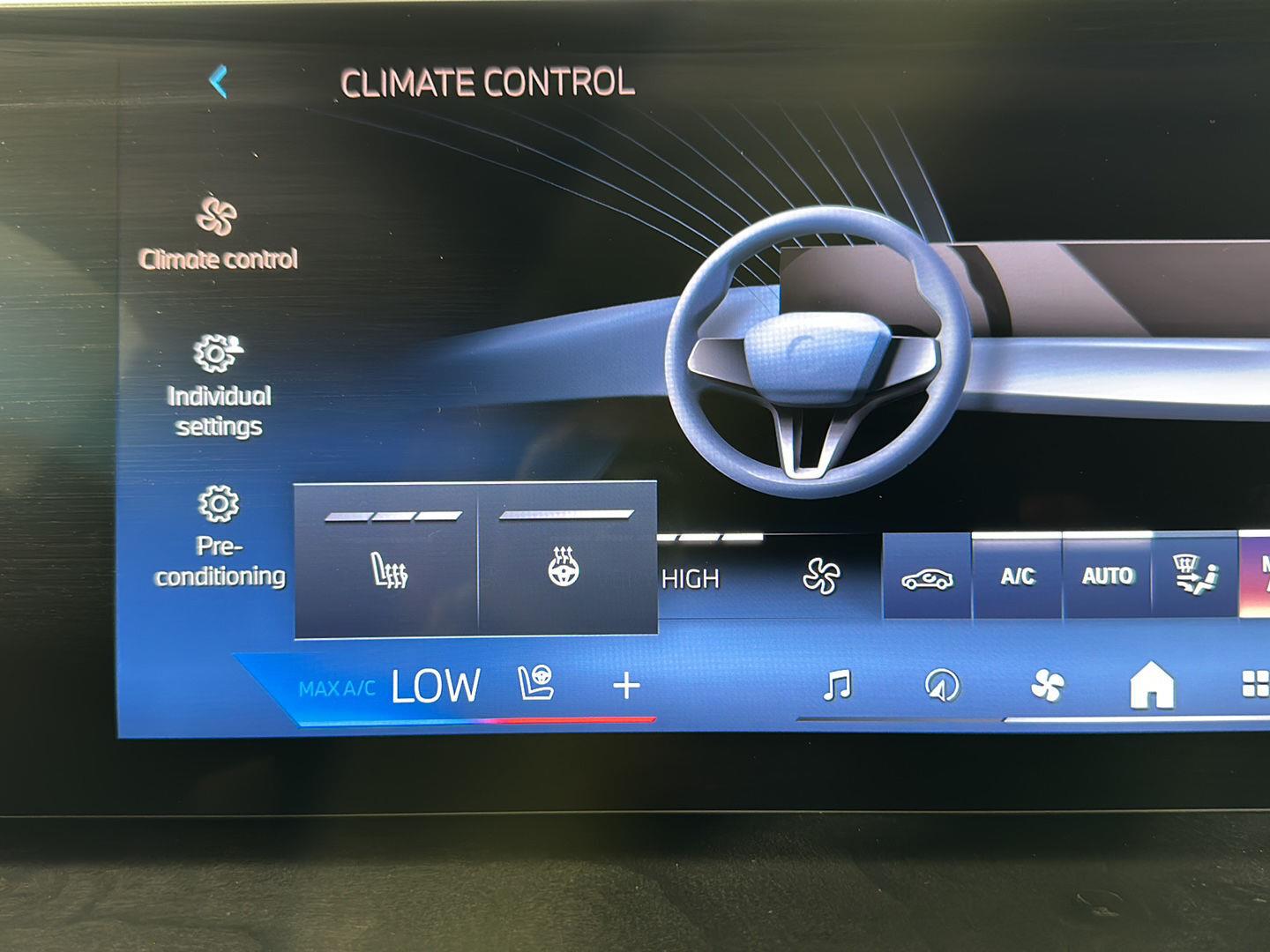 Used 2026 Mineral White Metallic BMW xDrive40i image 14