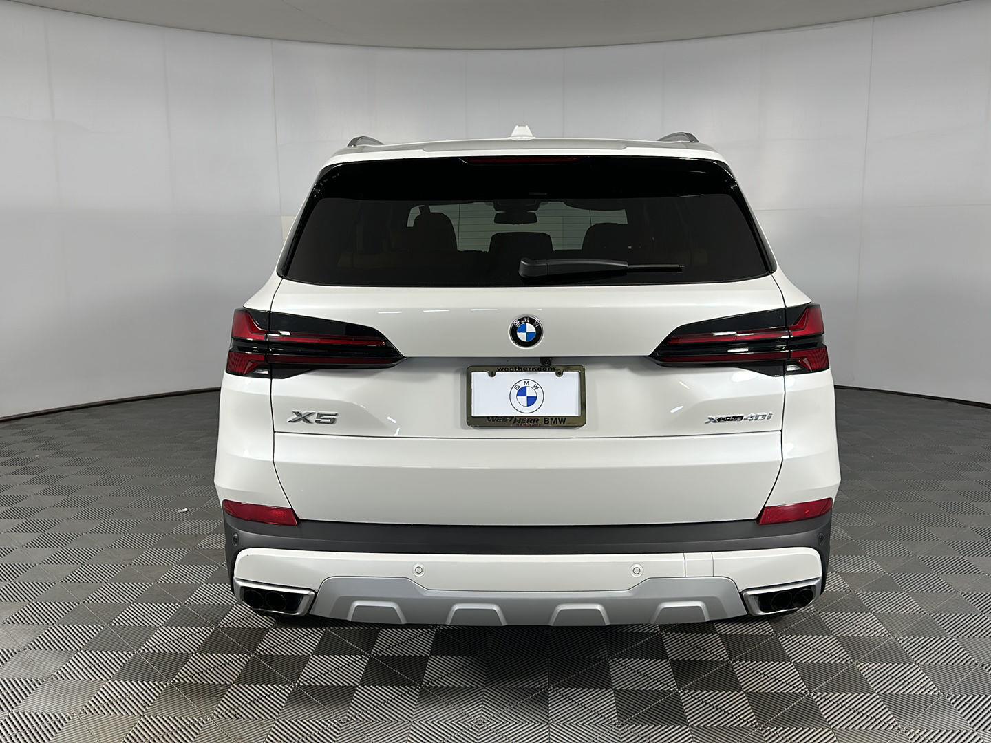 Used 2026 Mineral White Metallic BMW xDrive40i image 22
