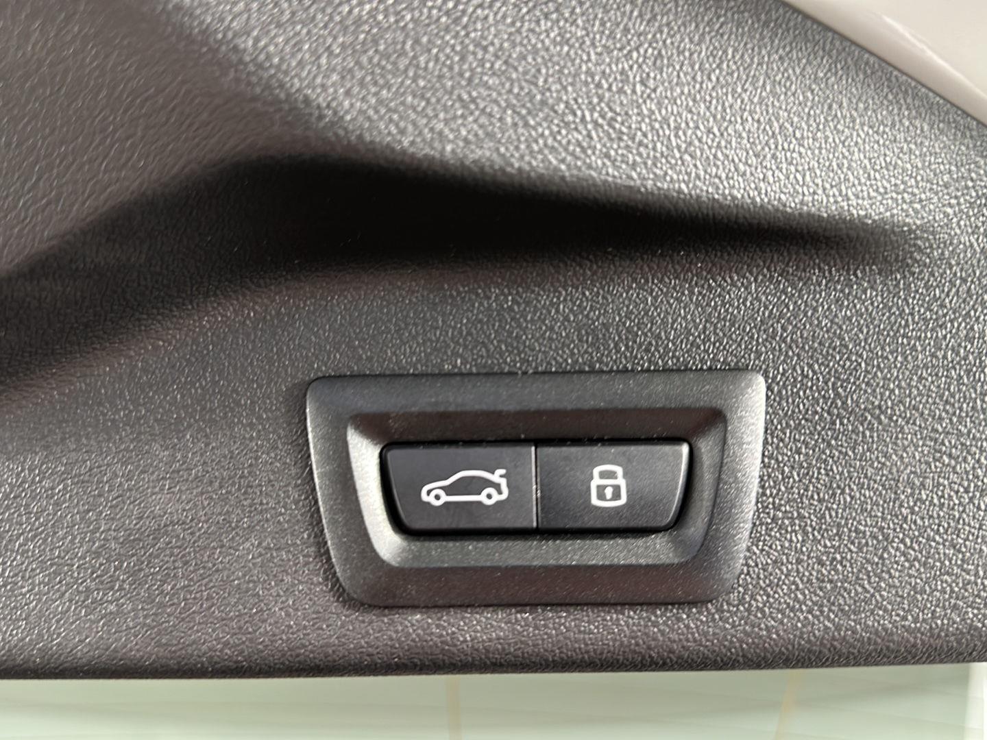 Used 2026 Mineral White Metallic BMW xDrive40i image 24