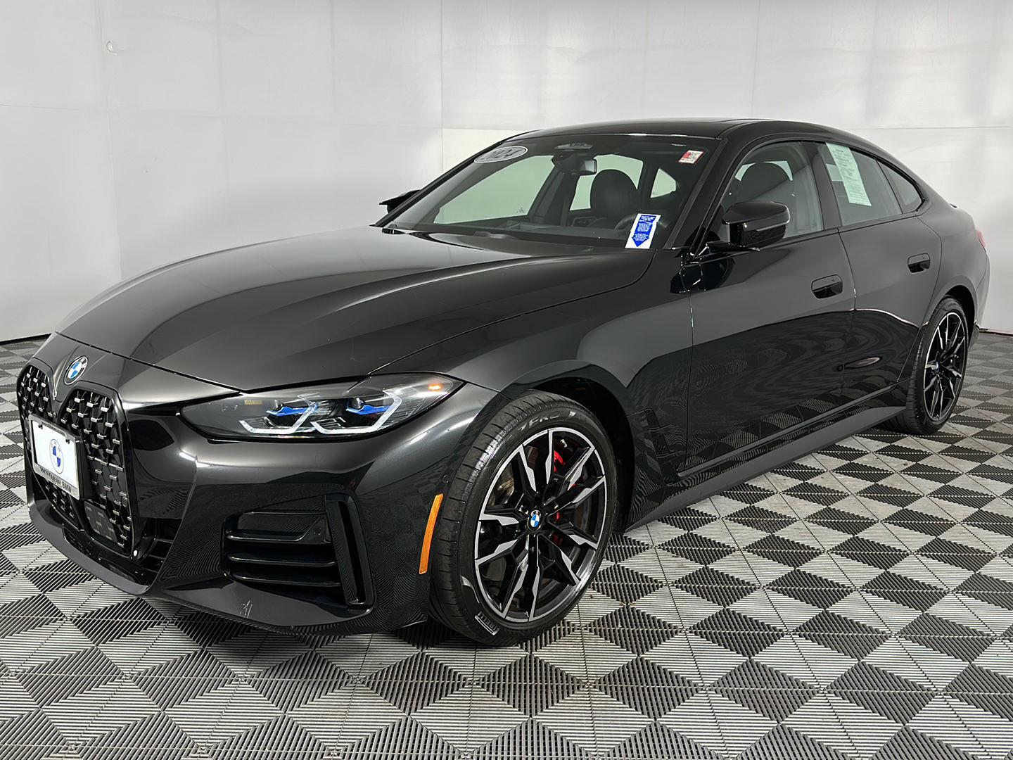 Used 2024 Black Sapphire Metallic BMW M440i xDrive image 3