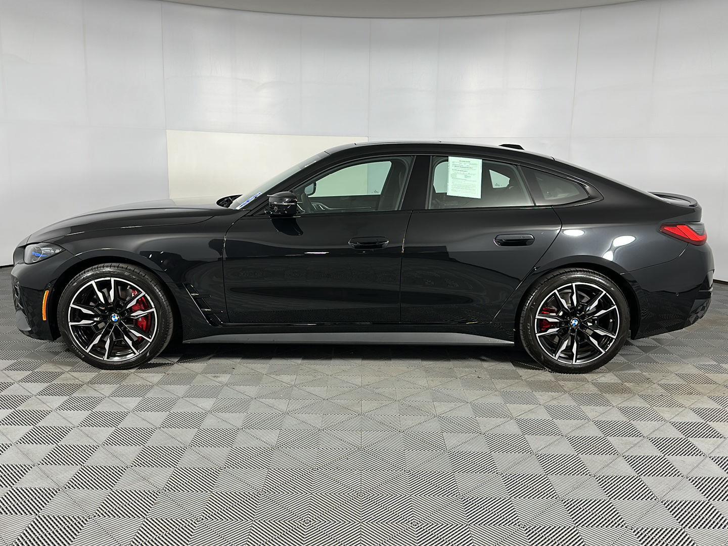 Used 2024 Black Sapphire Metallic BMW M440i xDrive image 5