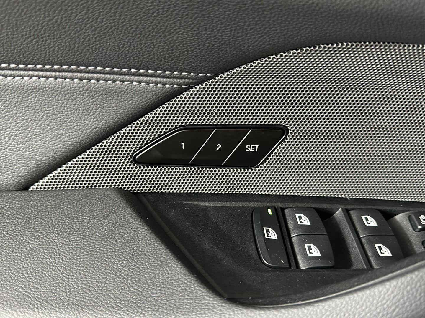 Used 2024 Black Sapphire Metallic BMW M440i xDrive image 9