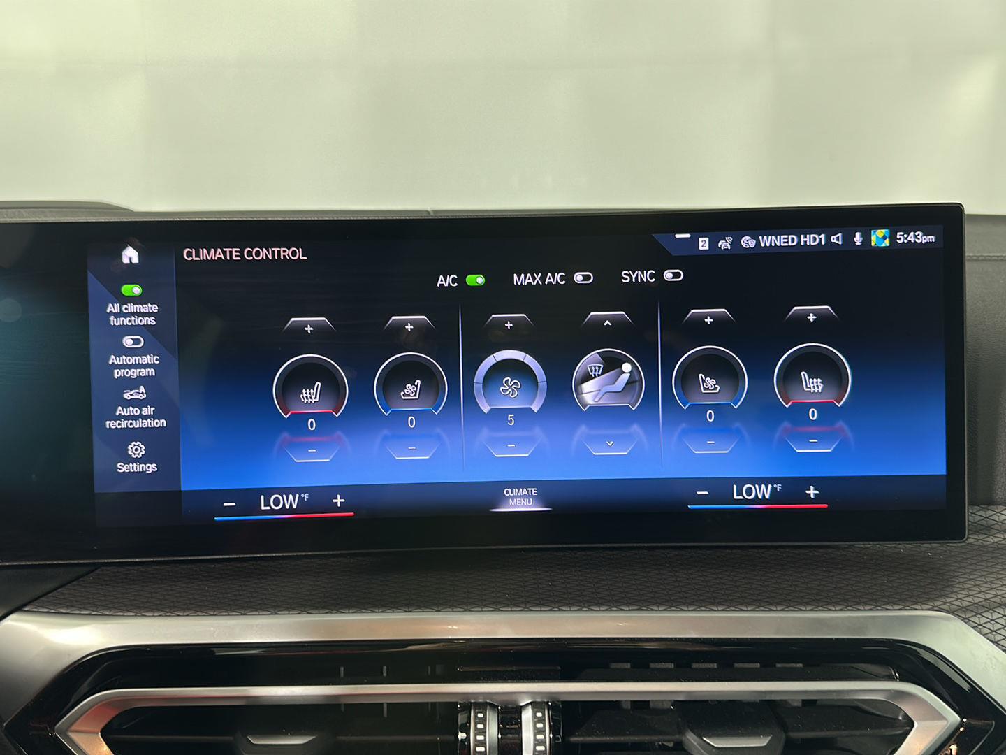 Used 2024 Black Sapphire Metallic BMW M440i xDrive image 18