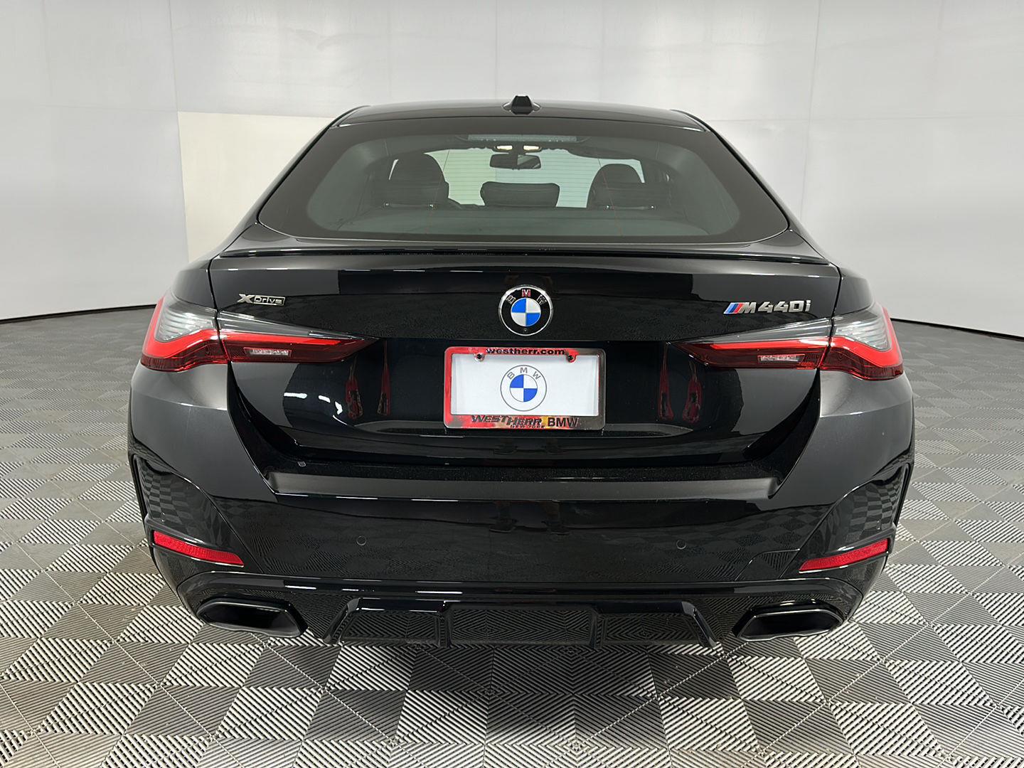 Used 2024 Black Sapphire Metallic BMW M440i xDrive image 25