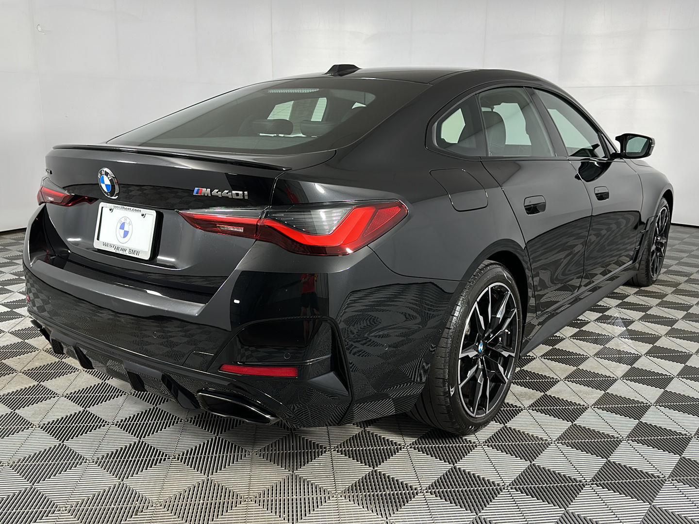 Used 2024 Black Sapphire Metallic BMW M440i xDrive image 28