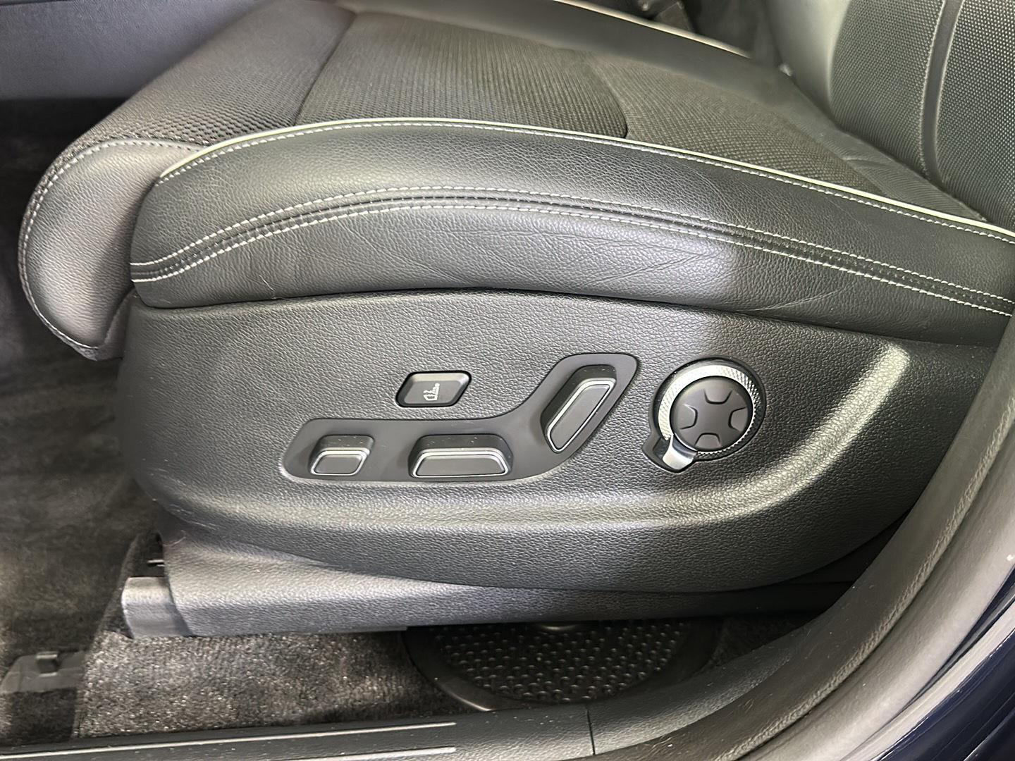 Used 2025 Capri Blue Genesis 3.5T Sport image 9