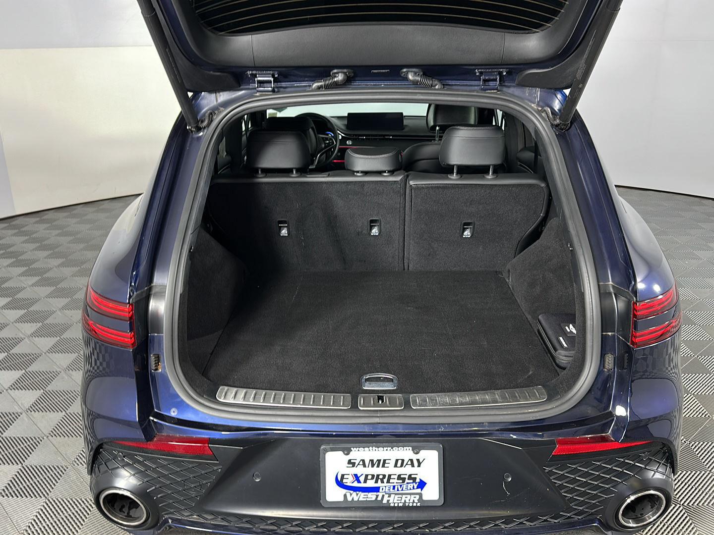 Used 2025 Capri Blue Genesis 3.5T Sport image 26