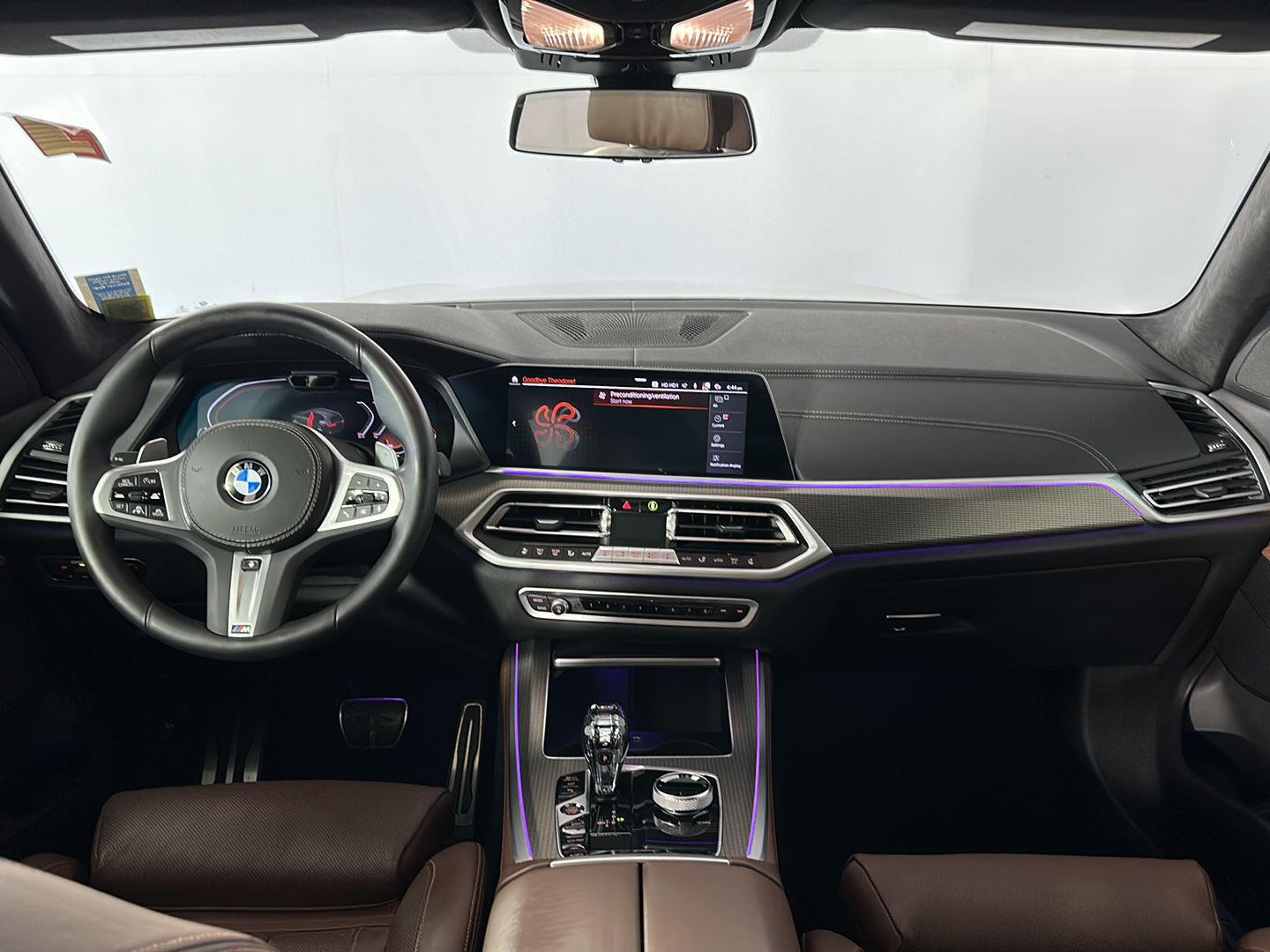Used 2022 Mineral White Metallic BMW xDrive40i image 2