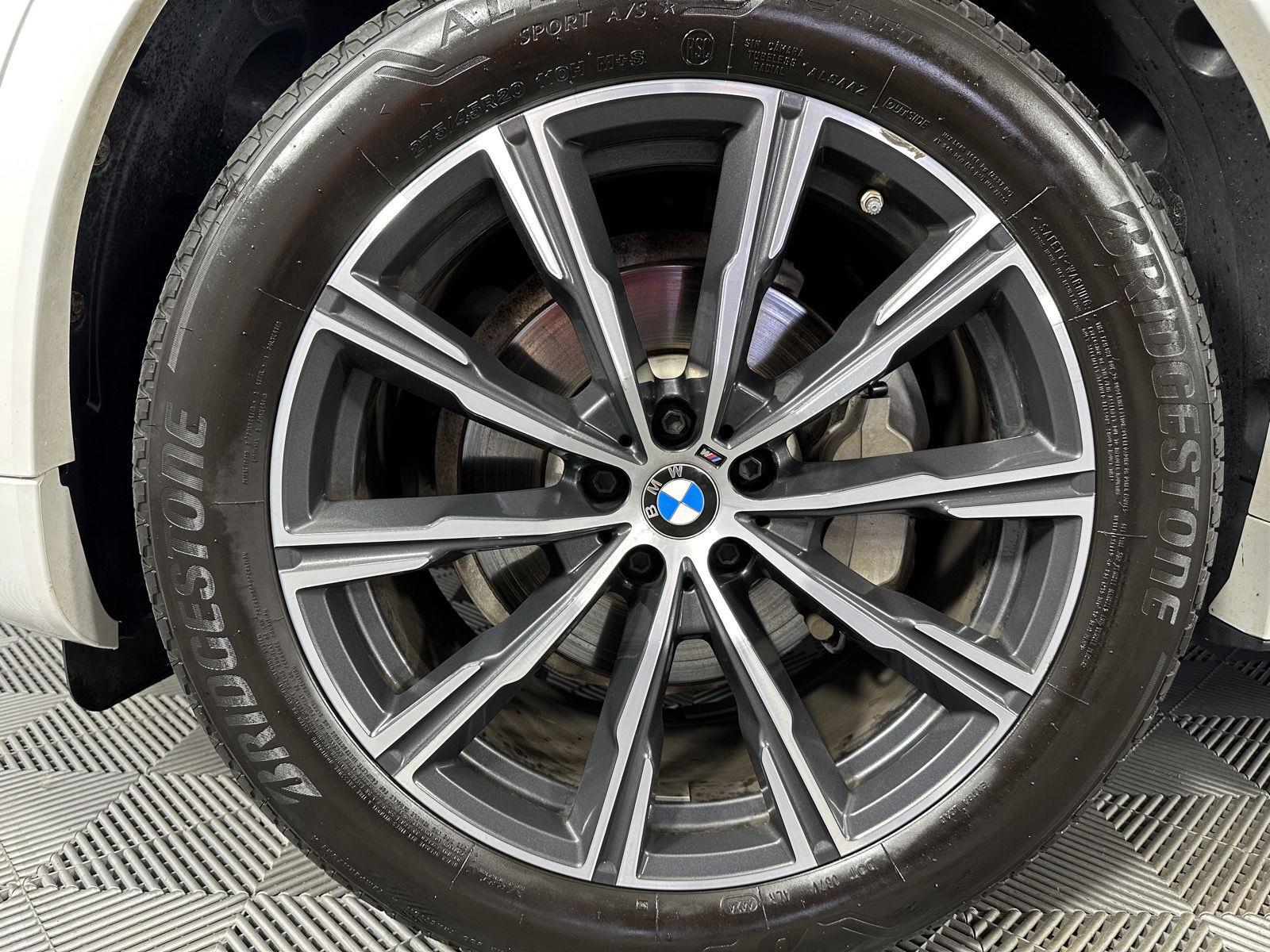 Used 2022 Mineral White Metallic BMW xDrive40i image 11
