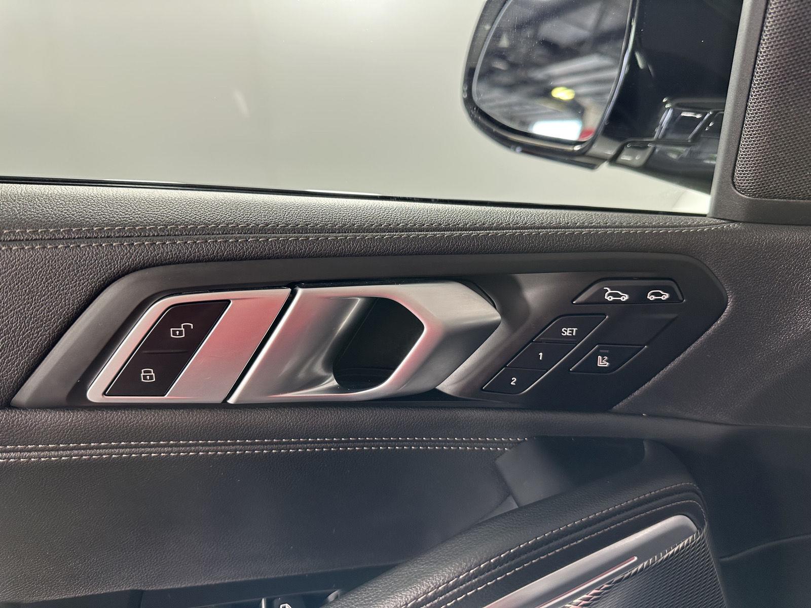 Used 2022 Mineral White Metallic BMW xDrive40i image 16