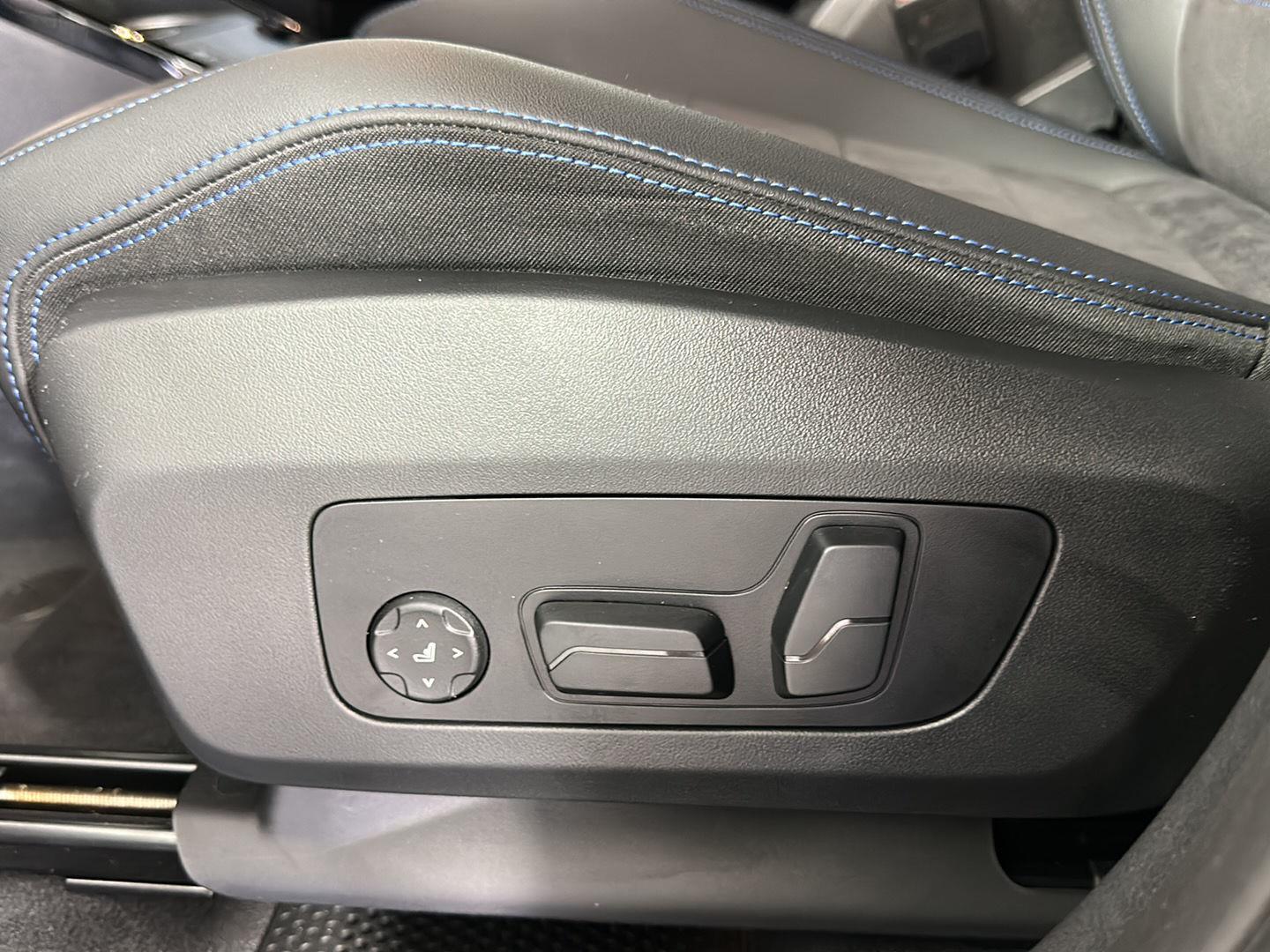 Used 2025 Black Sapphire Metallic BMW M35i image 9