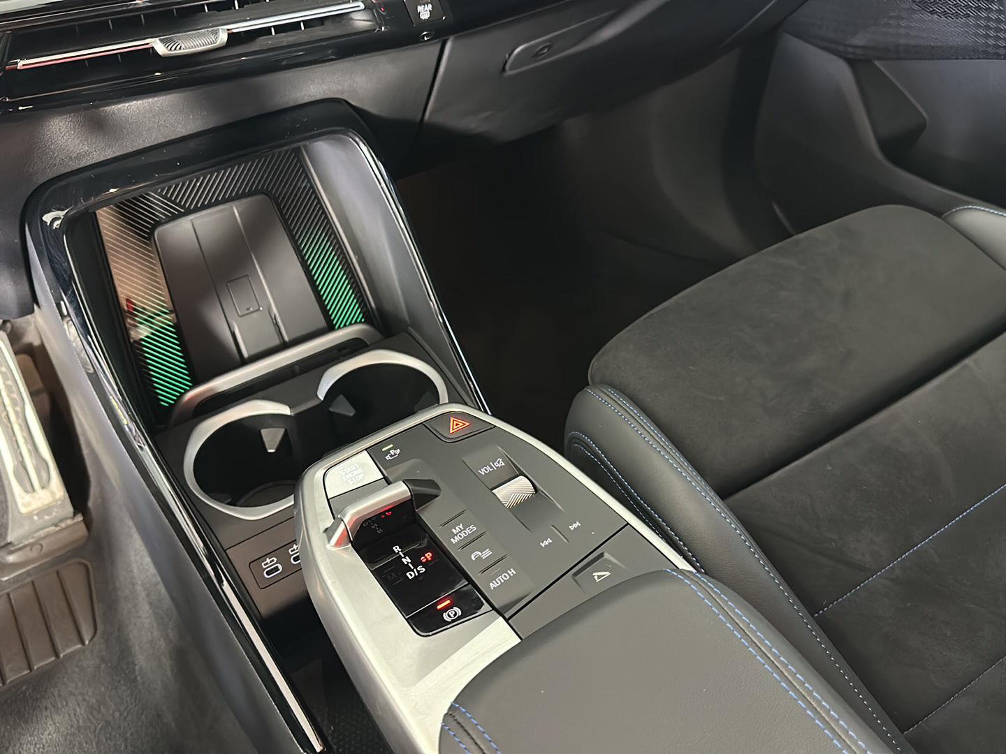 Used 2025 Black Sapphire Metallic BMW M35i image 15