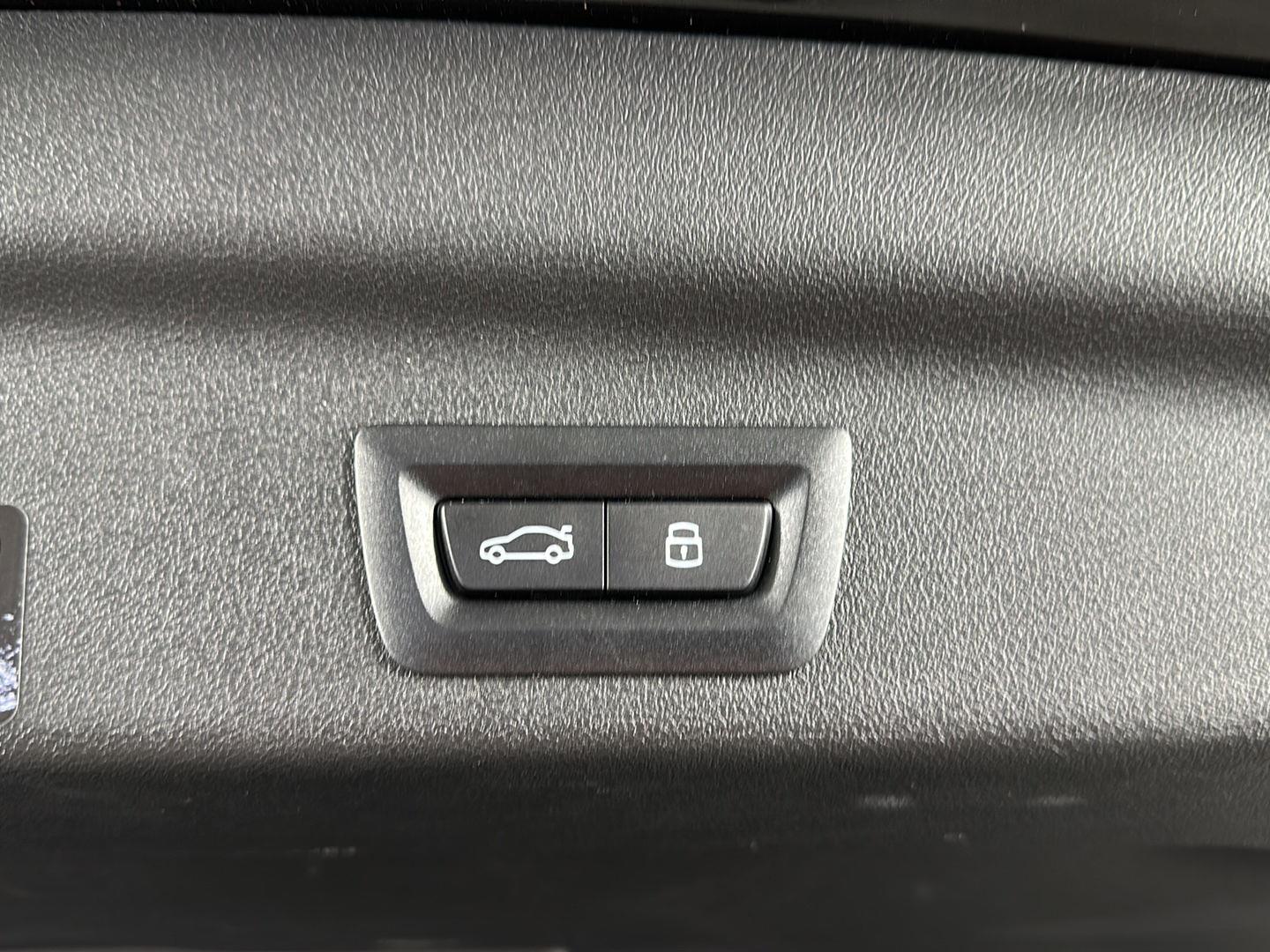 Used 2025 Black Sapphire Metallic BMW M35i image 23