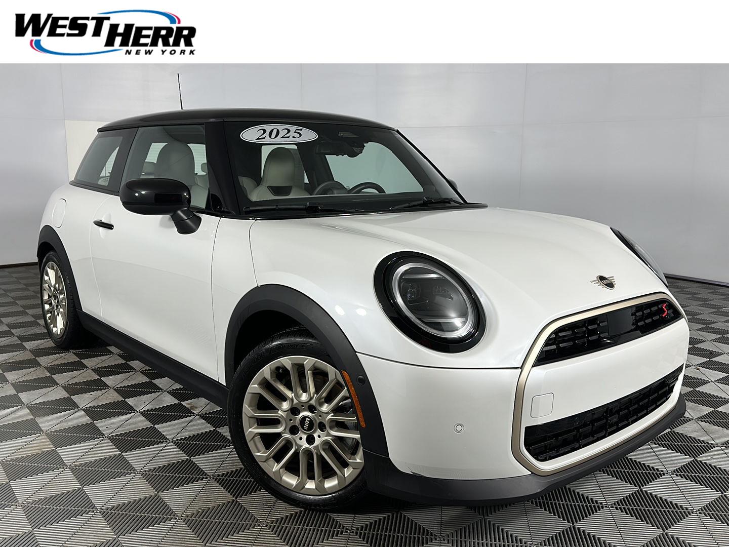 Nanuq White Metallic 2025 MINI Cooper Hatchback Front-Wheel Drive 7-Speed Dual Clutch