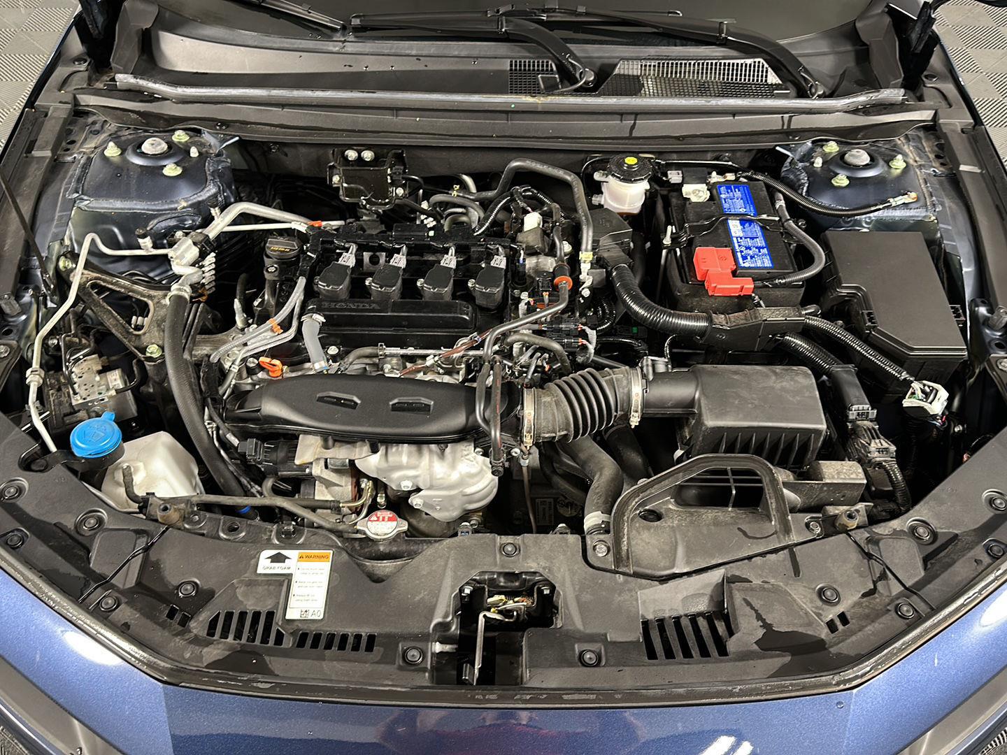 Used 2024 Canyon River Blue Metallic Honda EX image 9