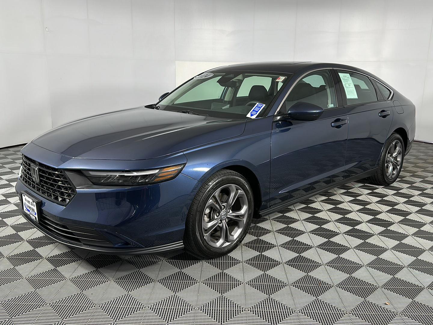 Used 2024 Canyon River Blue Metallic Honda EX image 6