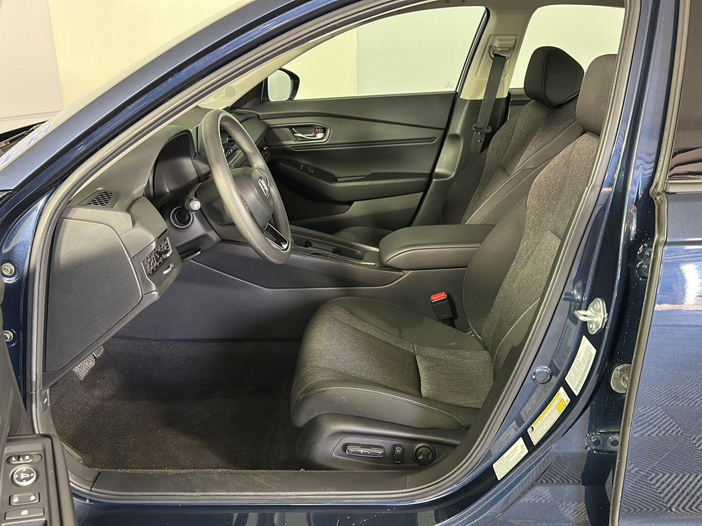 Used 2024 Canyon River Blue Metallic Honda EX image 12