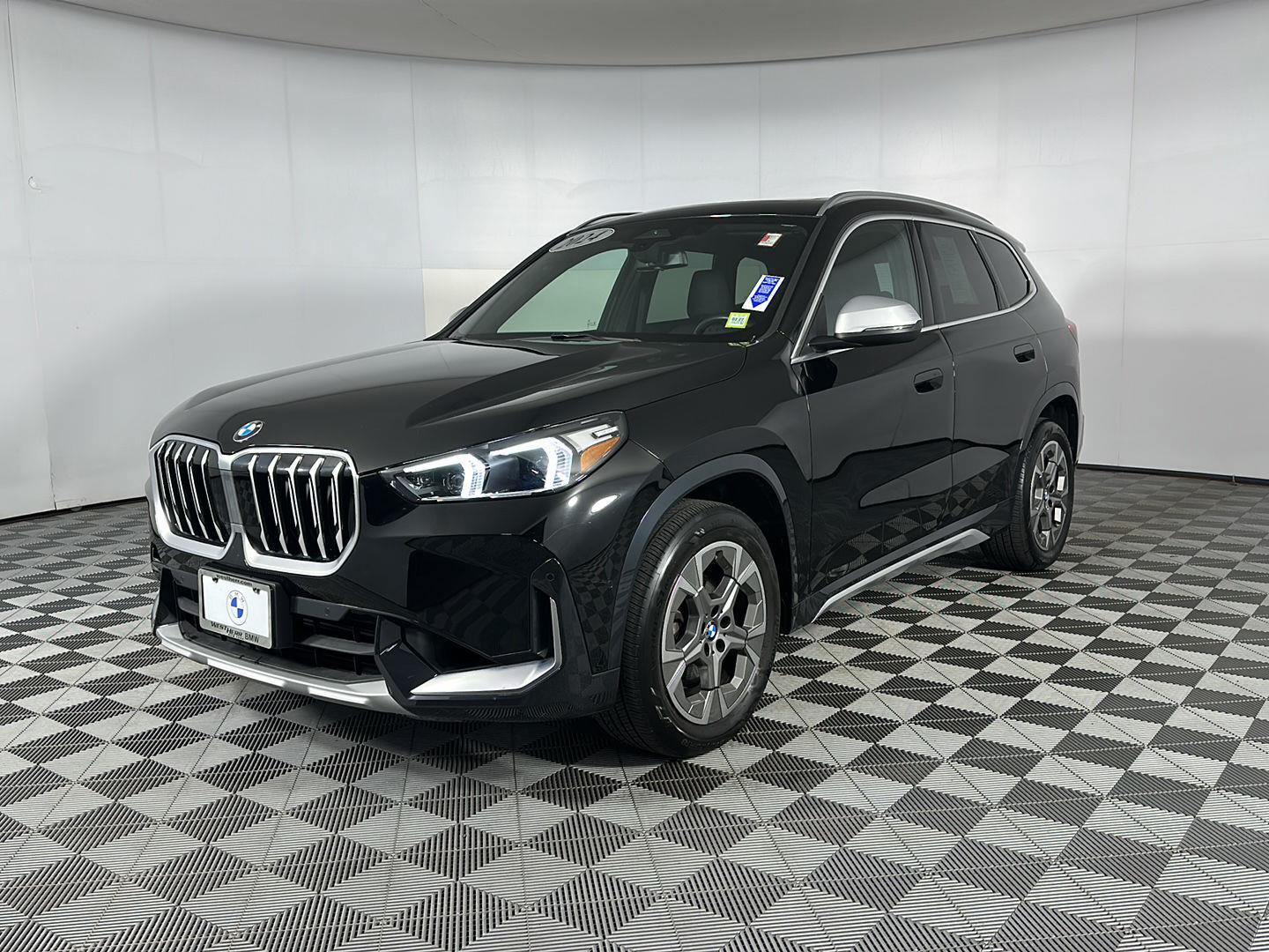 Used 2024 Jet Black BMW xDrive28i image 3
