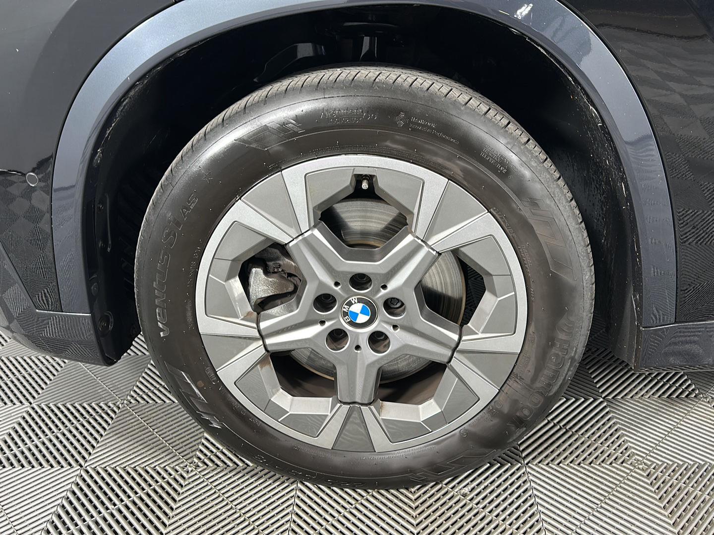 Used 2024 Jet Black BMW xDrive28i image 5
