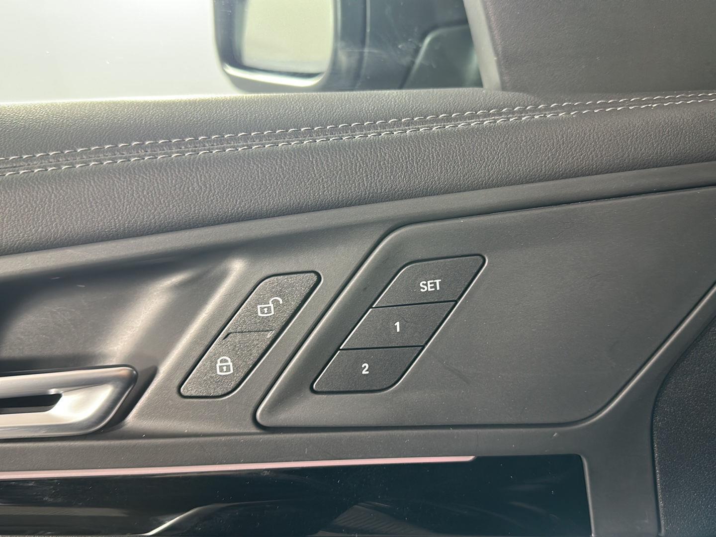 Used 2024 Jet Black BMW xDrive28i image 8