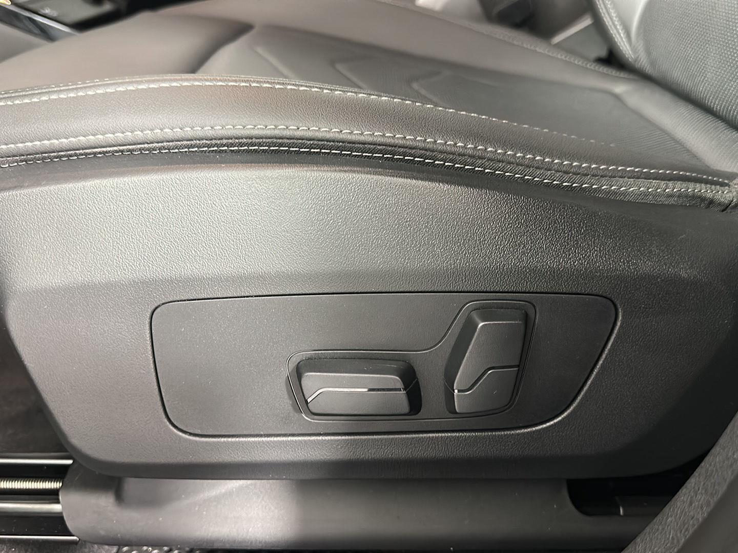 Used 2024 Jet Black BMW xDrive28i image 9