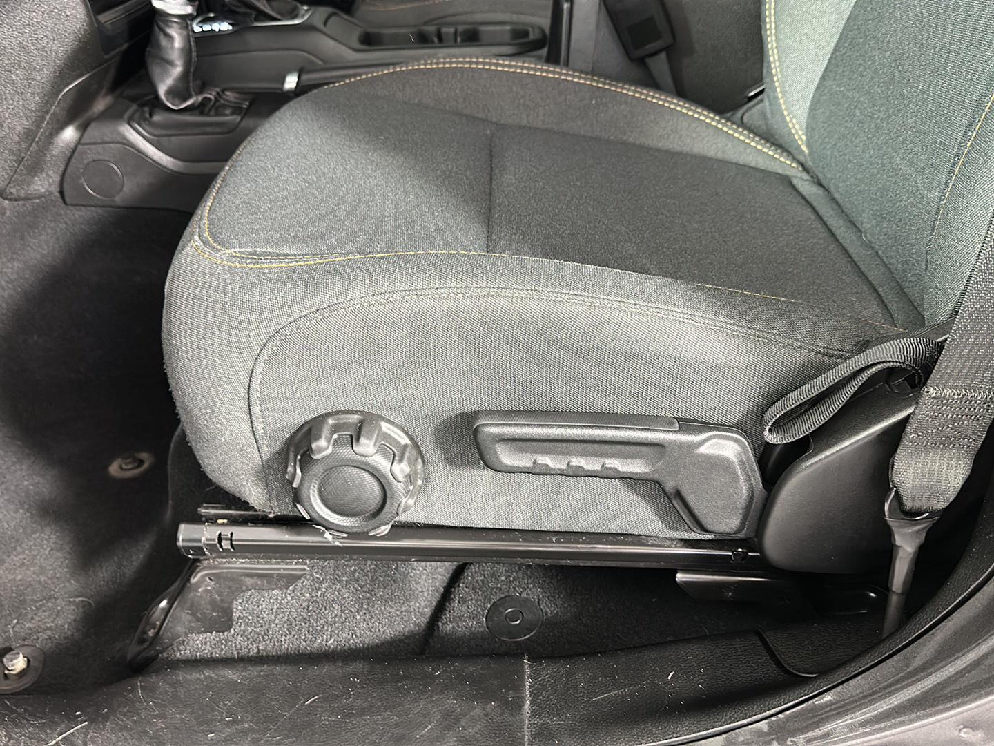 Used 2024 Granite Crystal Metallic Clearcoat Jeep Sahara image 13