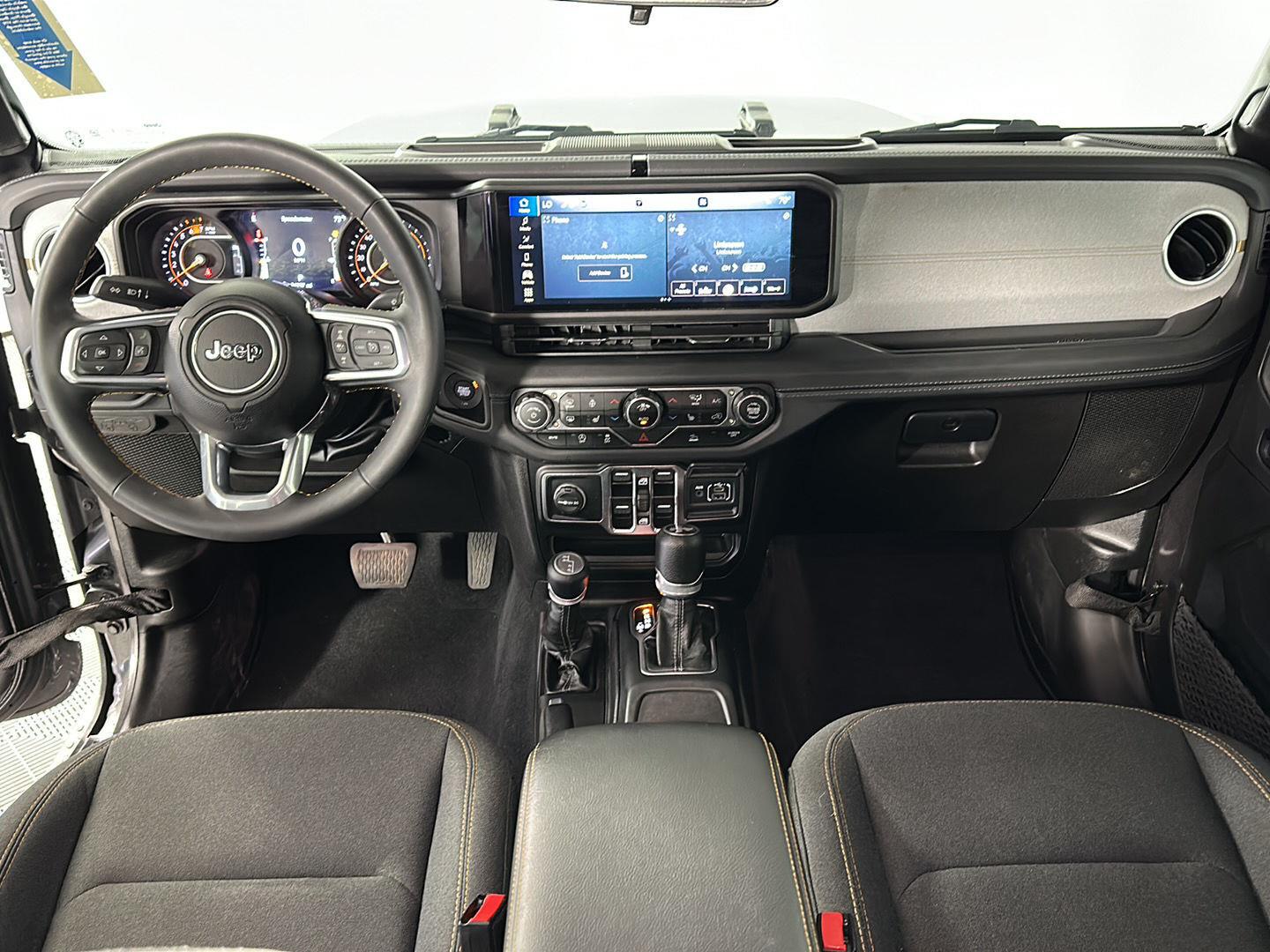 Used 2024 Granite Crystal Metallic Clearcoat Jeep Sahara image 2
