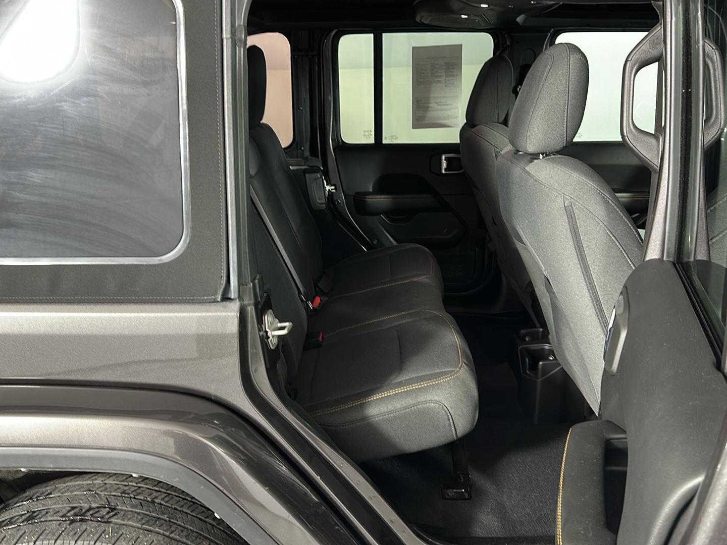Used 2024 Granite Crystal Metallic Clearcoat Jeep Sahara image 32