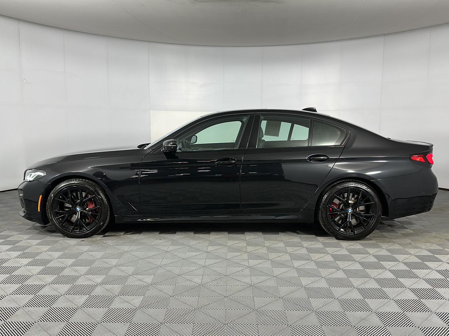 Used 2023 Black Sapphire Metallic BMW 540i xDrive image 4