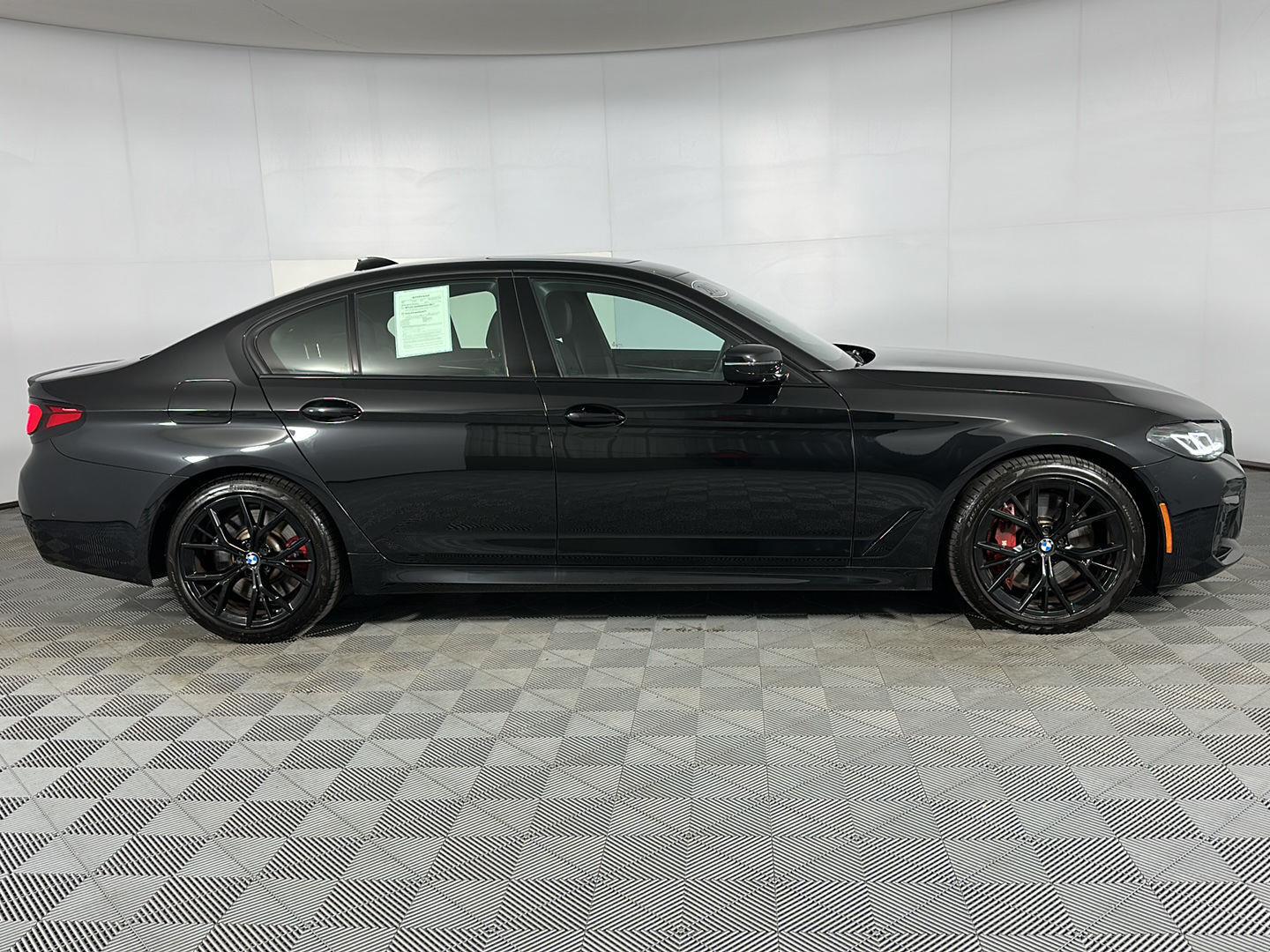 Used 2023 Black Sapphire Metallic BMW 540i xDrive image 27
