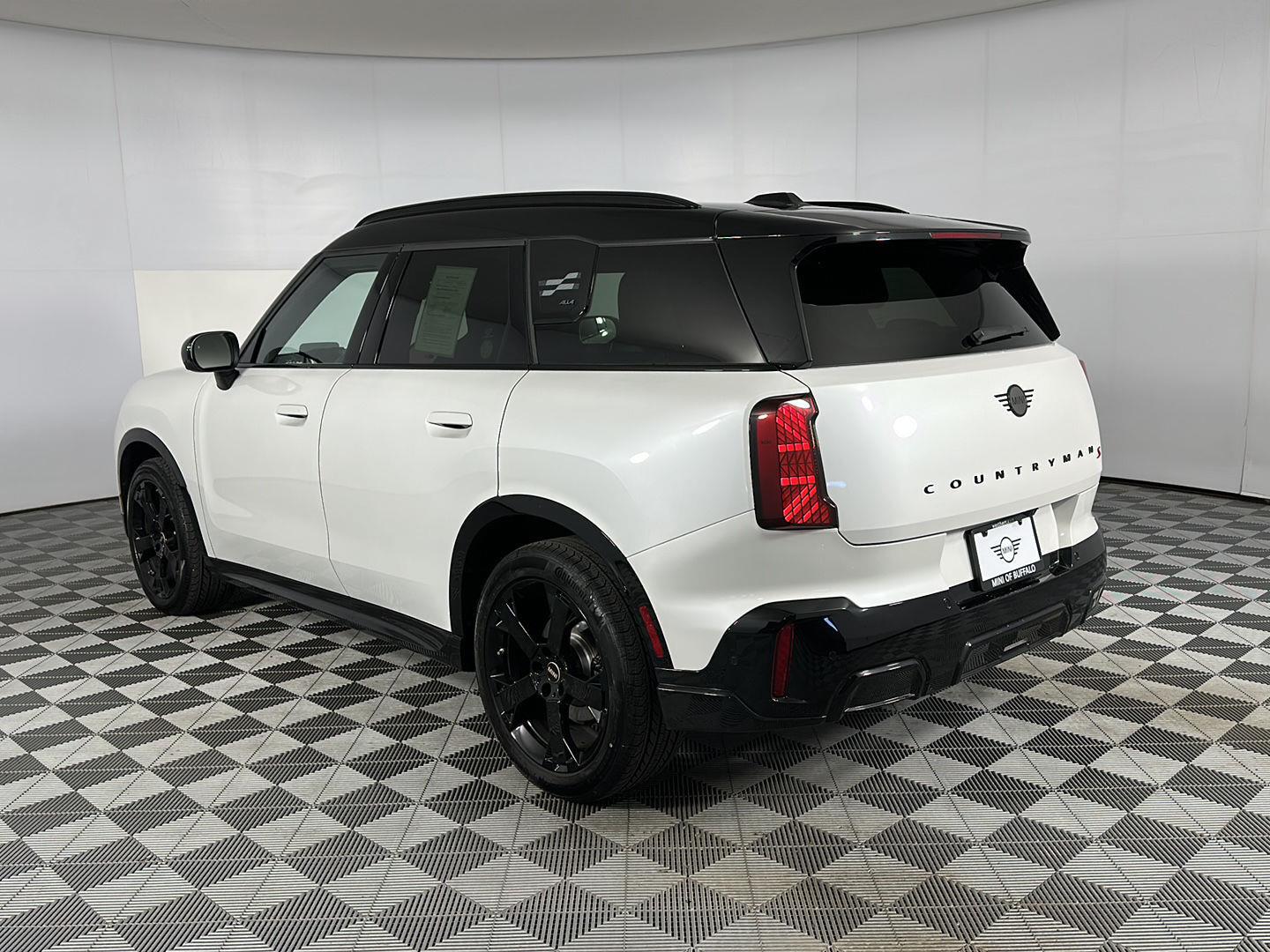 New 2027 Nanuq White Metallic MINI S ALL4 image 22