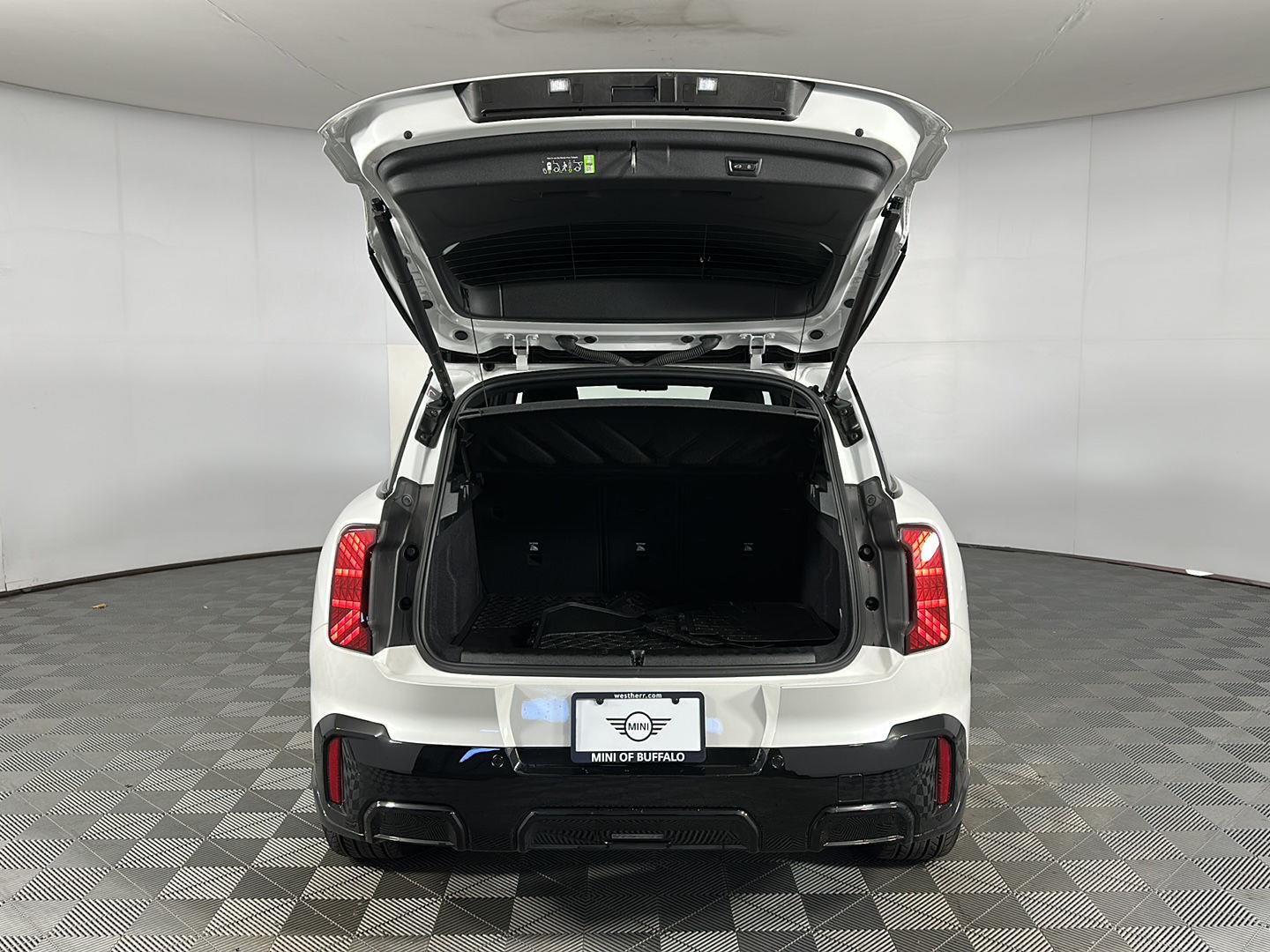 New 2027 Nanuq White Metallic MINI S ALL4 image 24