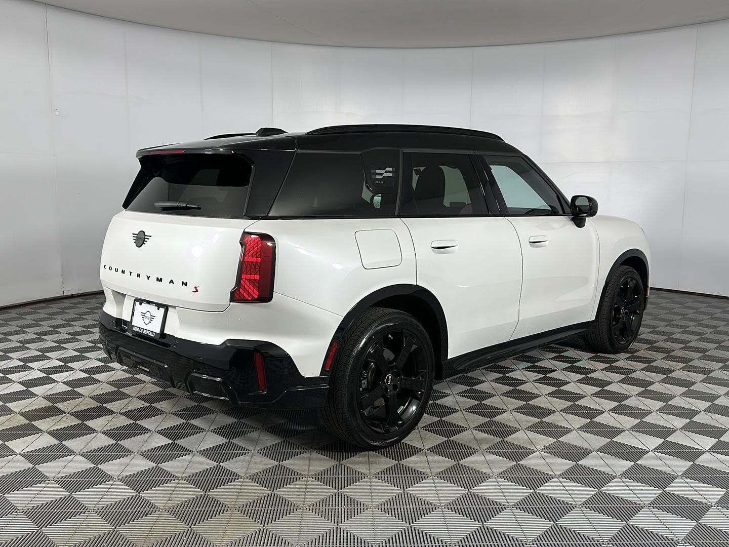 New 2027 Nanuq White Metallic MINI S ALL4 image 26