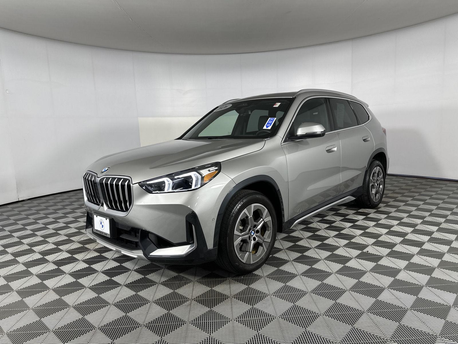New 2026 Space Silver Metallic BMW xDrive28i image 4