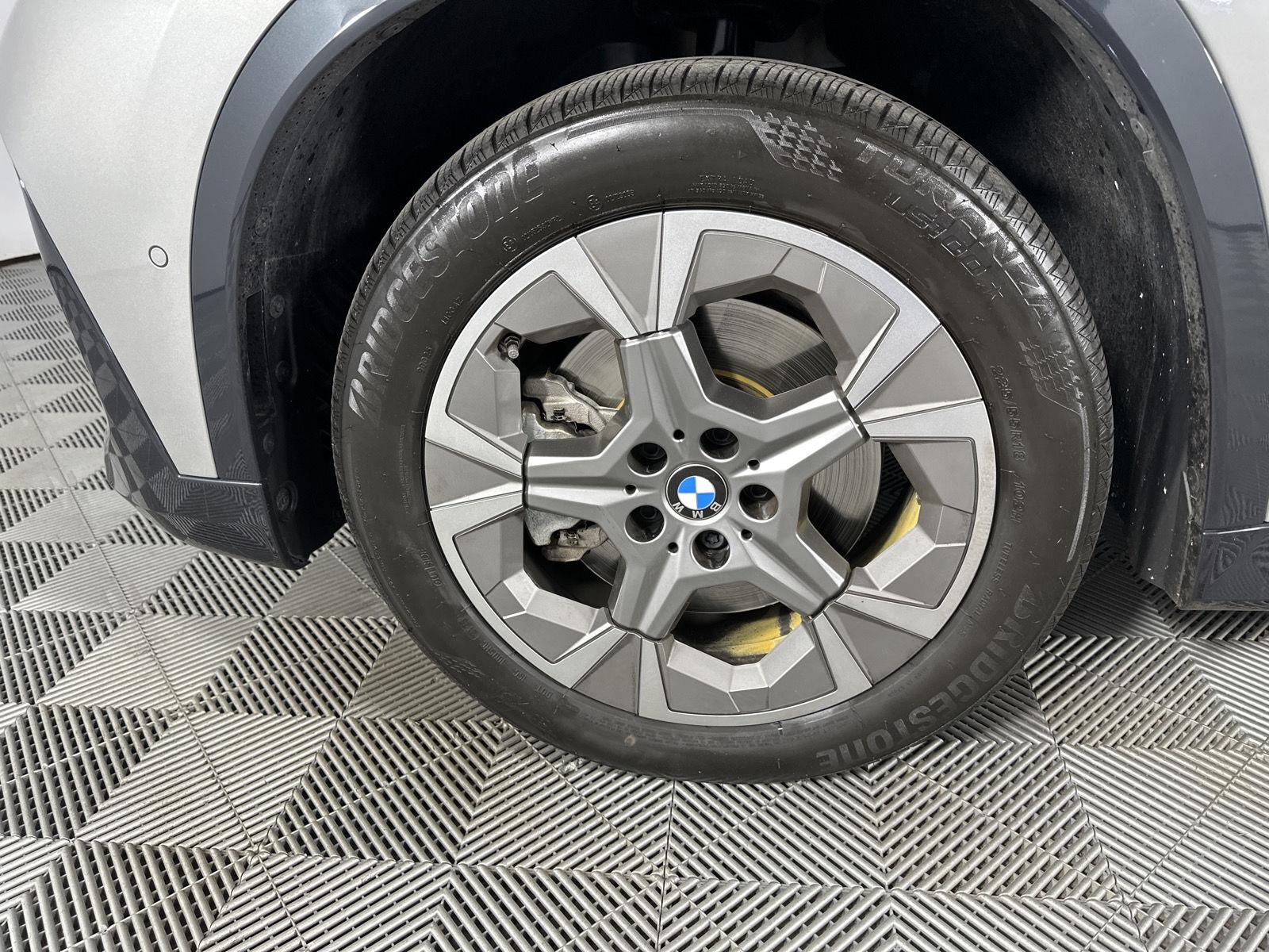 New 2026 Space Silver Metallic BMW xDrive28i image 6