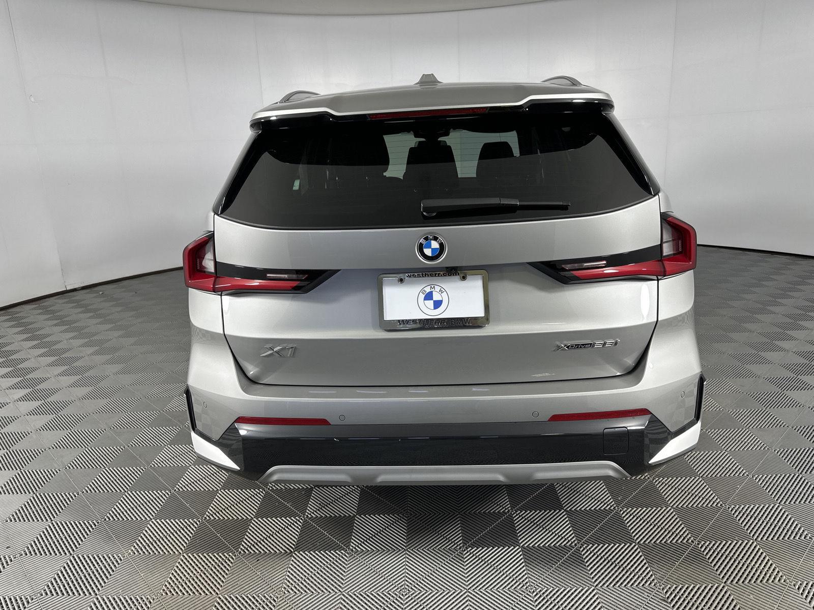 New 2026 Space Silver Metallic BMW xDrive28i image 22
