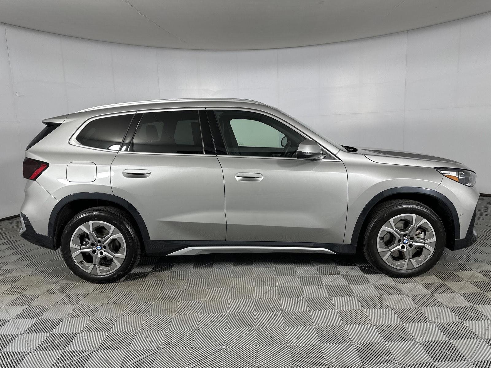 New 2026 Space Silver Metallic BMW xDrive28i image 26