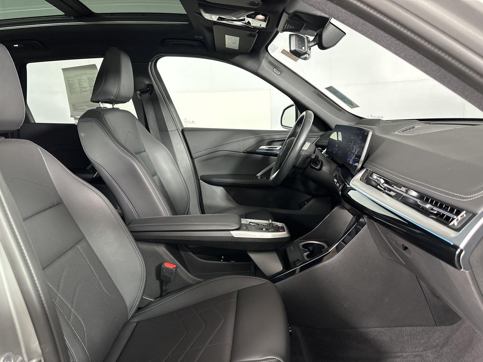New 2026 Space Silver Metallic BMW xDrive28i image 29