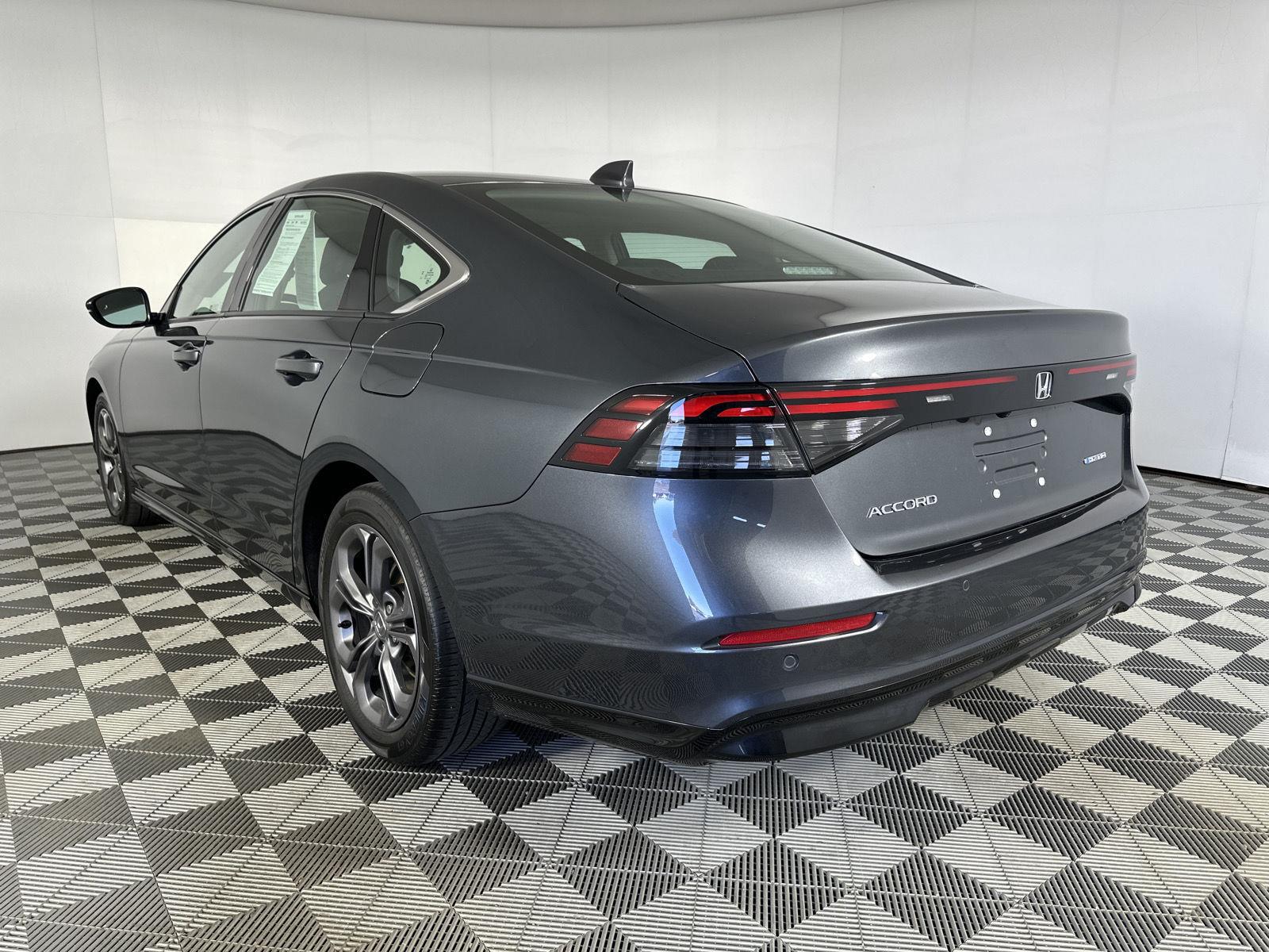 Used 2024 Meteorite Gray Metallic Honda EX-L image 23