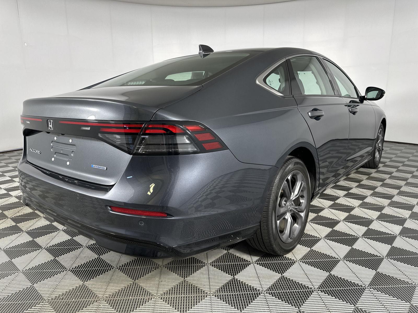 Used 2024 Meteorite Gray Metallic Honda EX-L image 26